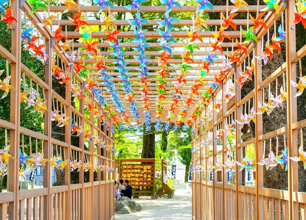 現人神社　風車回廊（那珂川市）