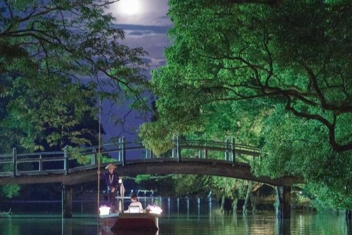 Enjoy a summer night cruise on an Akari-bune