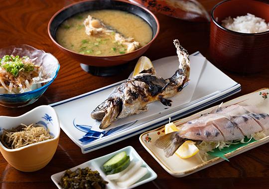 駒どり食堂