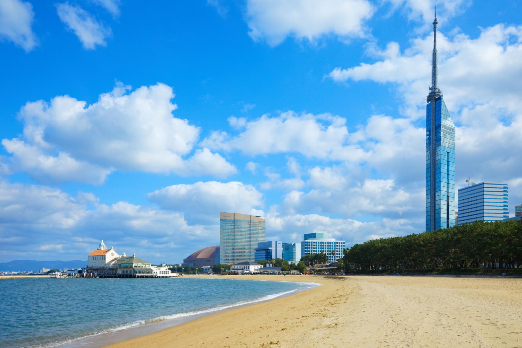 Quel genre d'endroit est la tour de Fukuoka ?-0