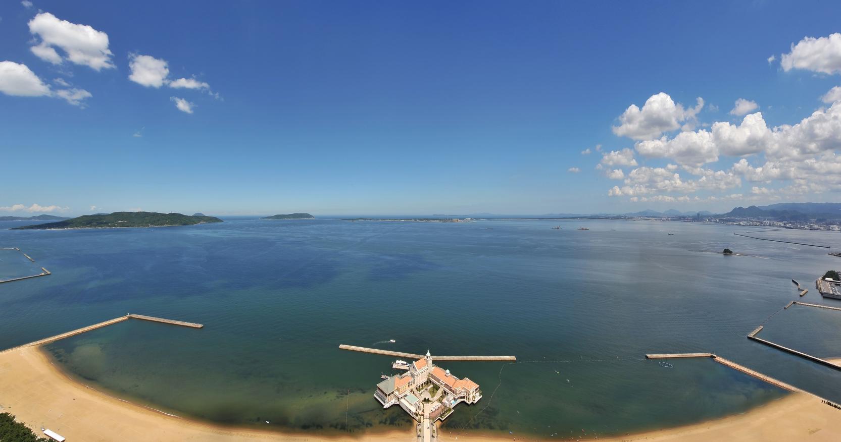 [Charme ①] Un véritable siège privilégié pour un paysage spectaculaire ! Les plateformes d'observation qui offrent une vue panoramique à 360 degrés.-1