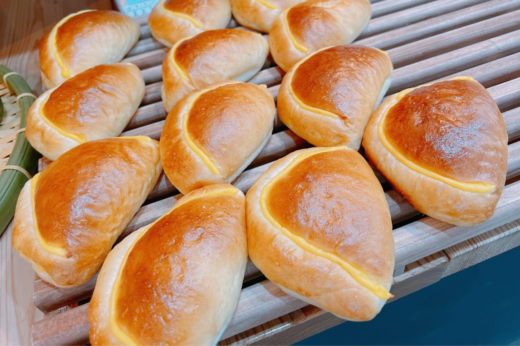 1.BAKERY-SOCO Saffron（ベーカリー倉庫サフラン）福岡飯塚店【飯塚市】｜黄金のメロンパン-6