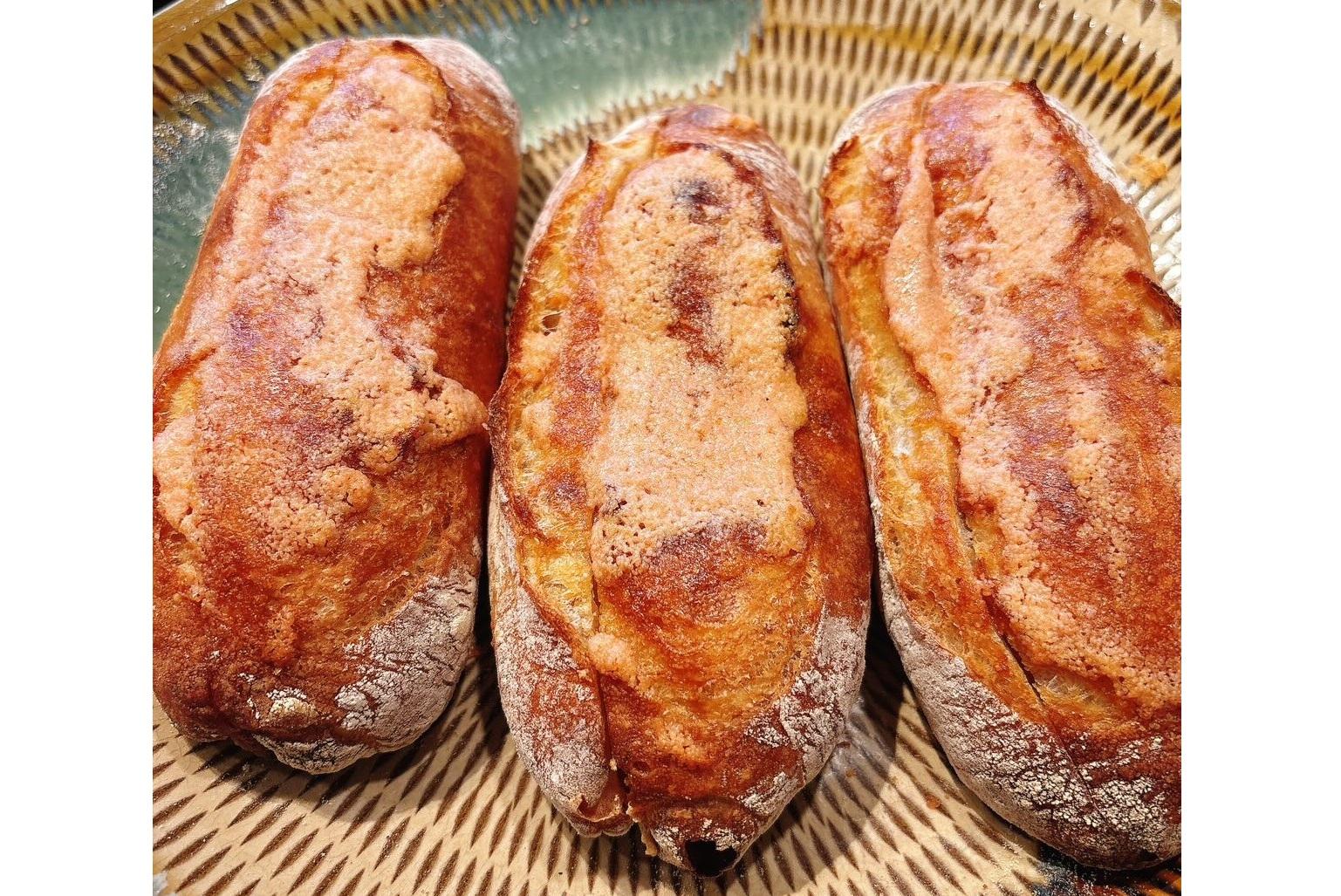 3.THE ROOTS neighborhood bakery（ザ ルーツ ネイバーフッド ベーカリー）【福岡市】｜バゲット-1