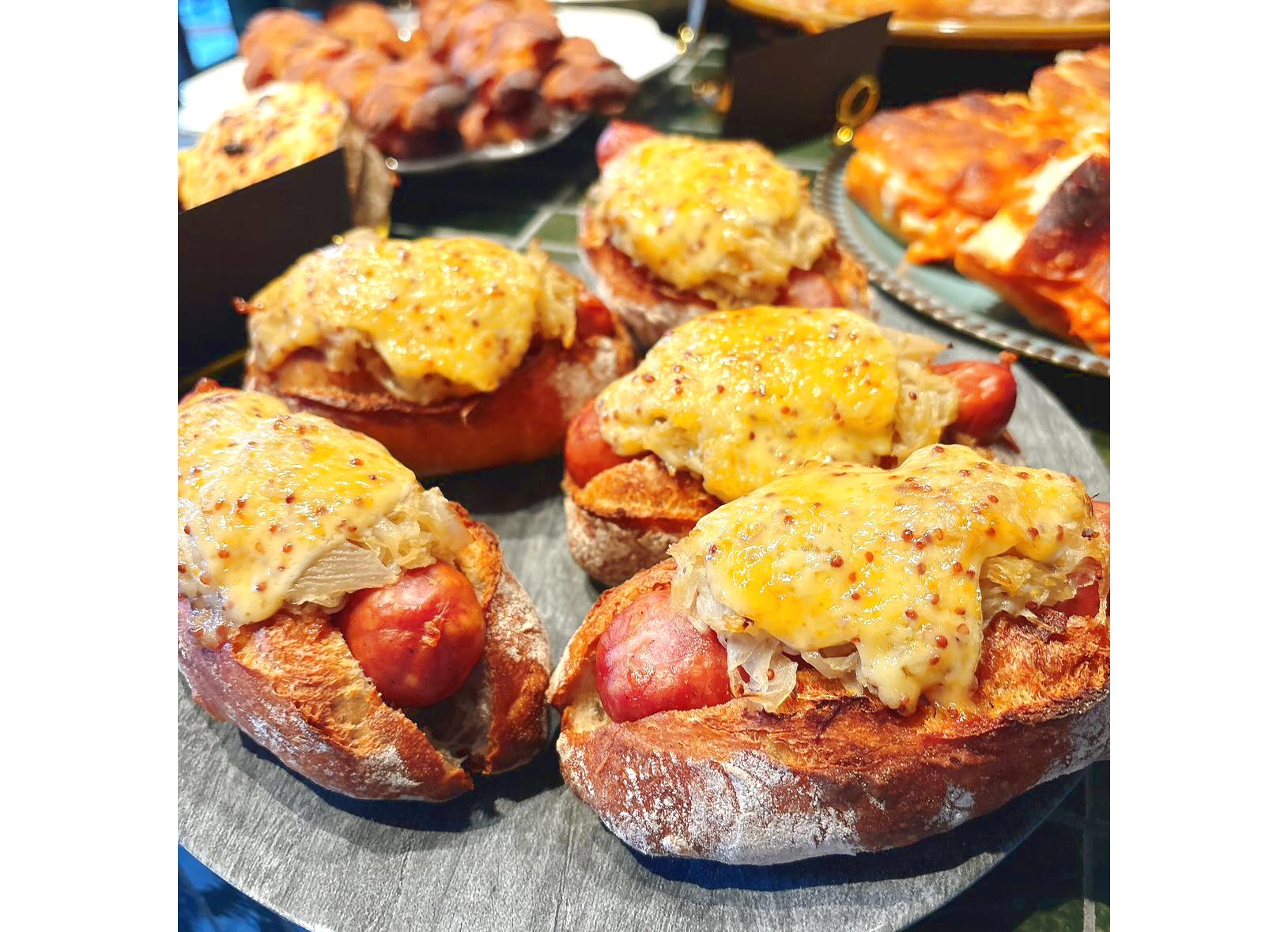 3.THE ROOTS neighborhood bakery（ザ ルーツ ネイバーフッド ベーカリー）【福岡市】｜バゲット-2