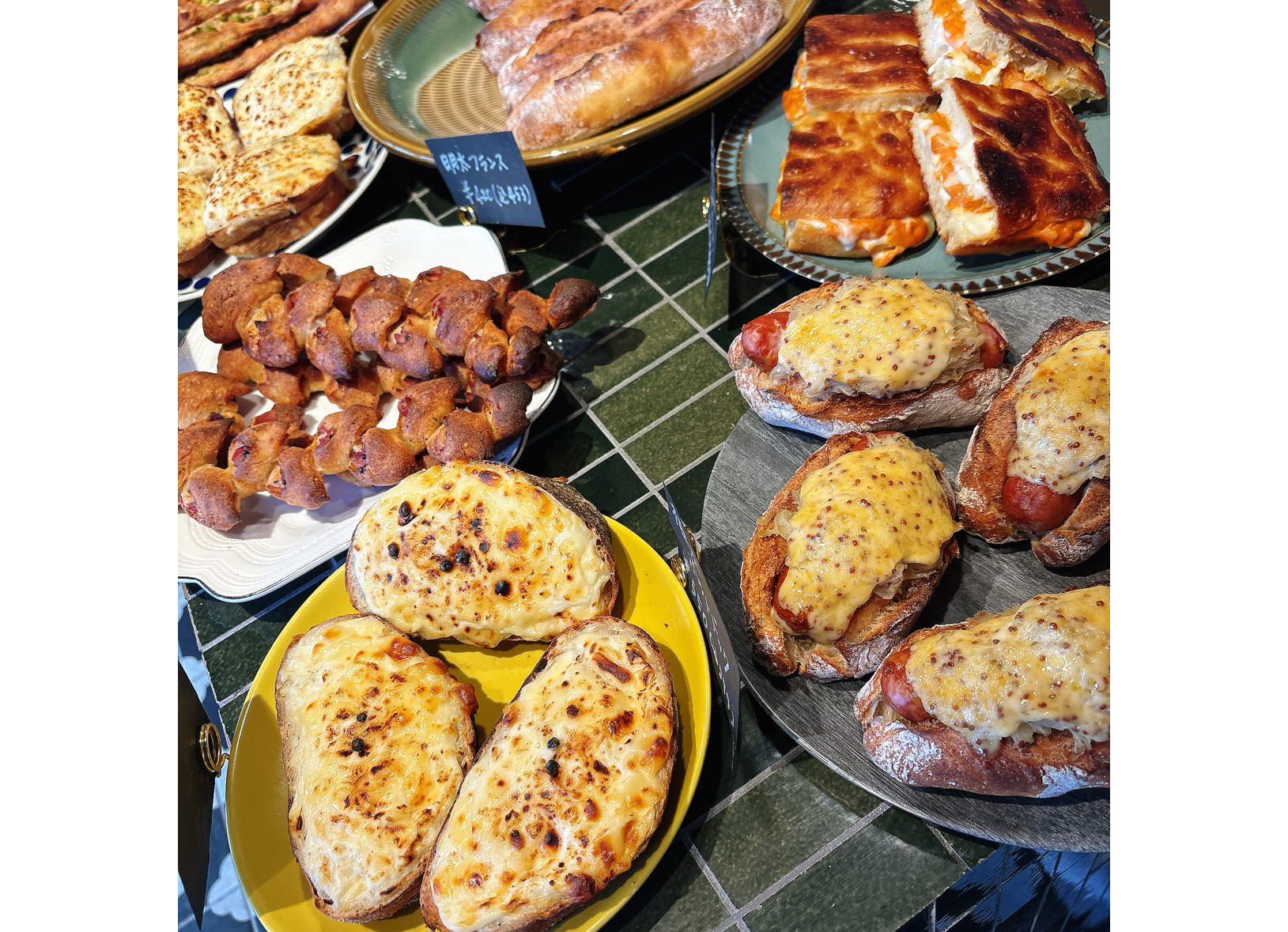 3.THE ROOTS neighborhood bakery（ザ ルーツ ネイバーフッド ベーカリー）【福岡市】｜バゲット-5