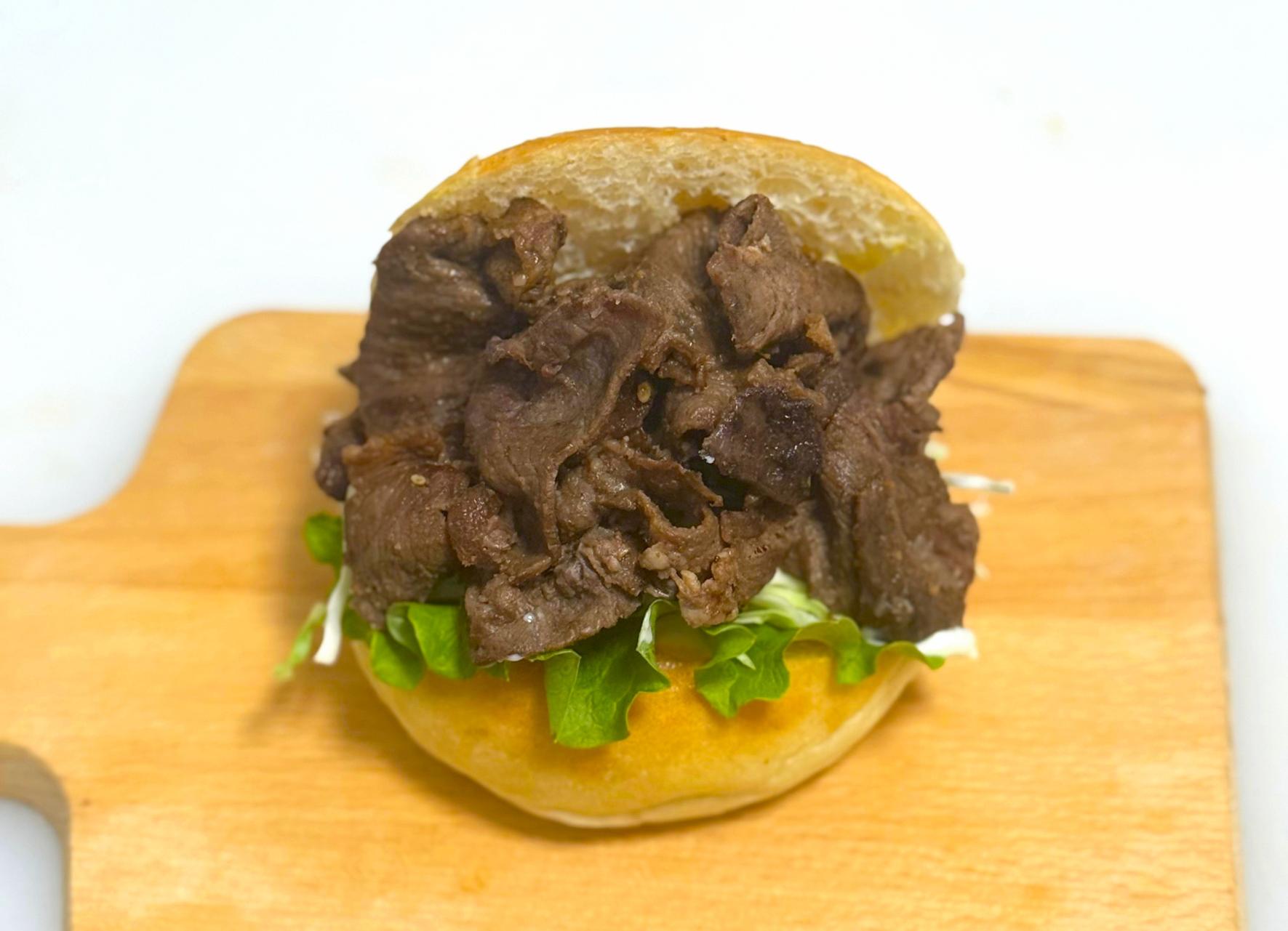 5.Eikichi Bakery【古賀市】｜肉の総菜パン-3