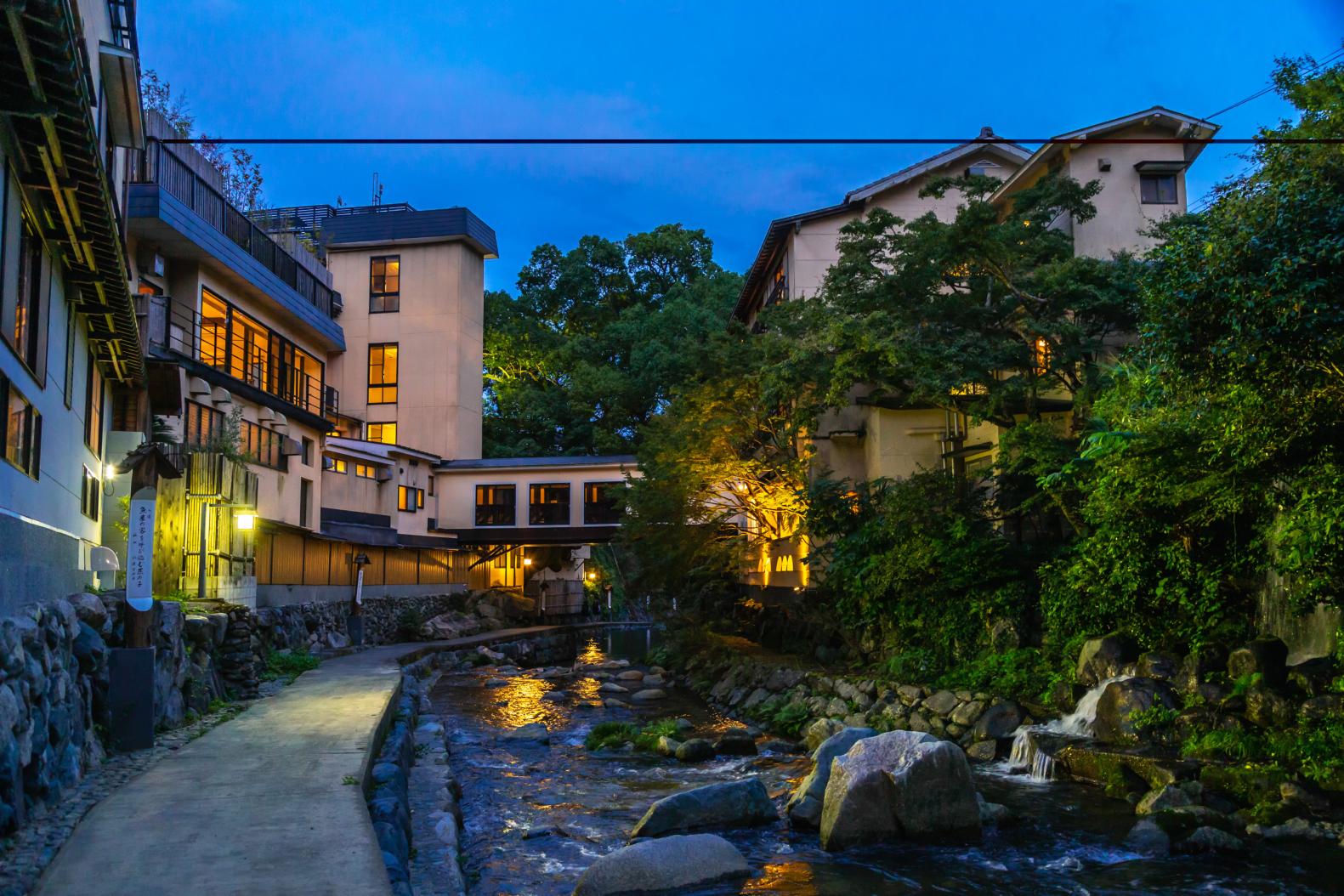 Wakita Onsen — A Quiet Hot Spring Retreat Wrapped in Nature-2