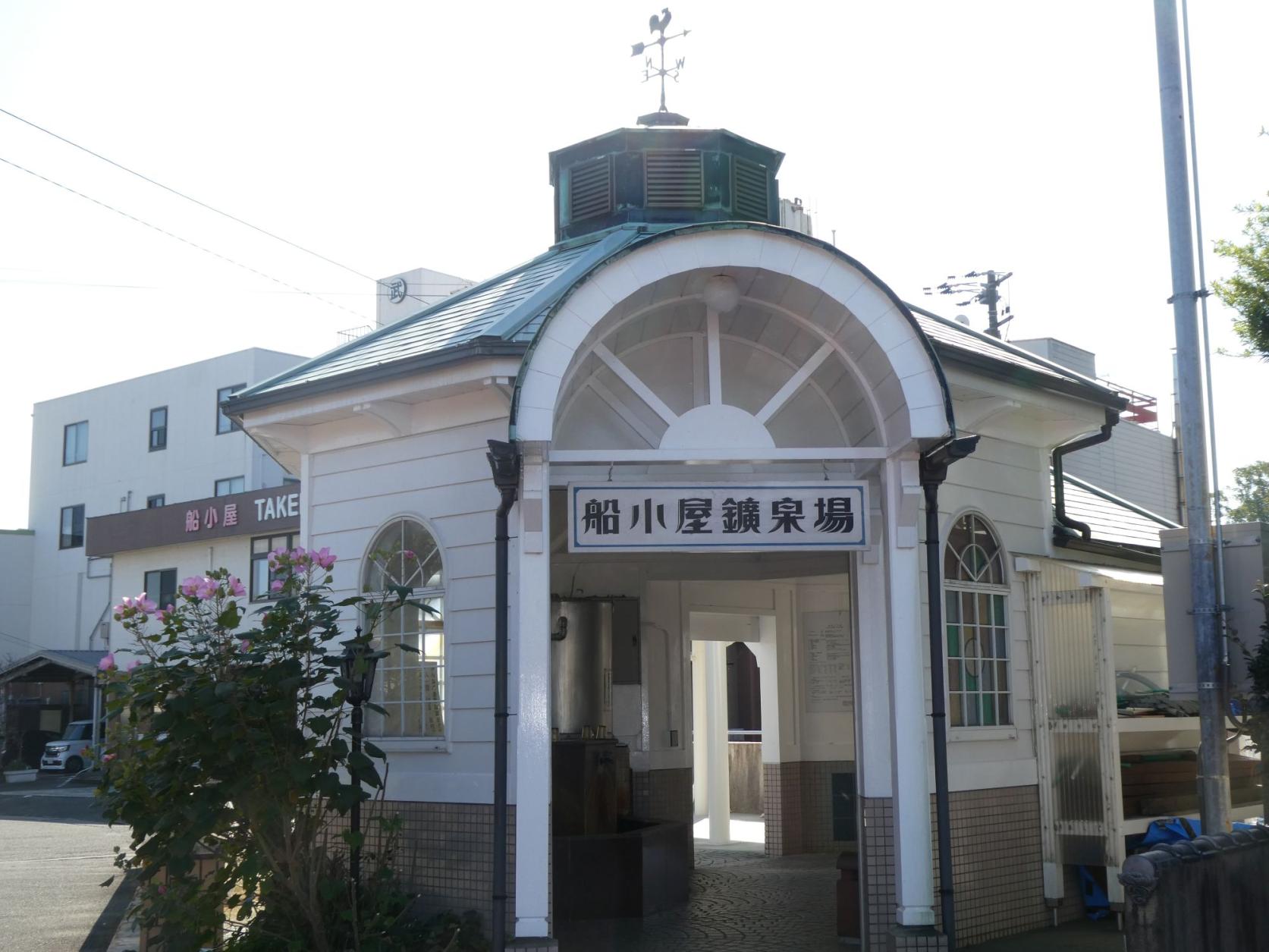 Funagoya Onsen — Just Steps from the Shinkansen Station, Warm Up with Carbonated Springs-0