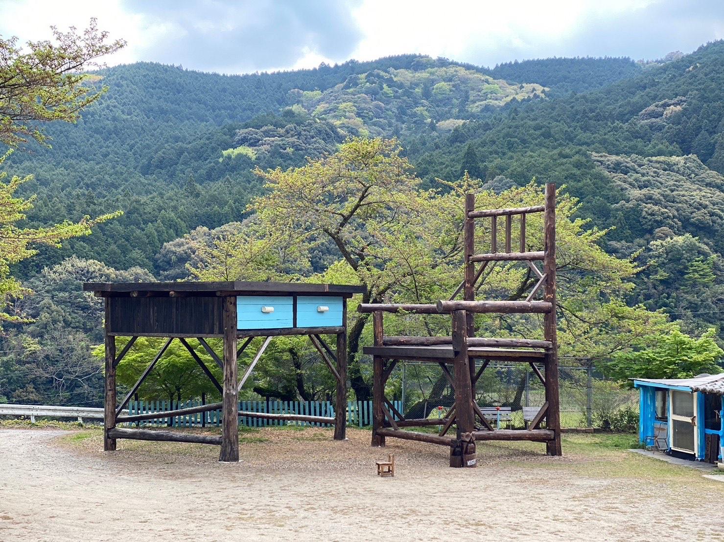 大椅子與大書桌-2