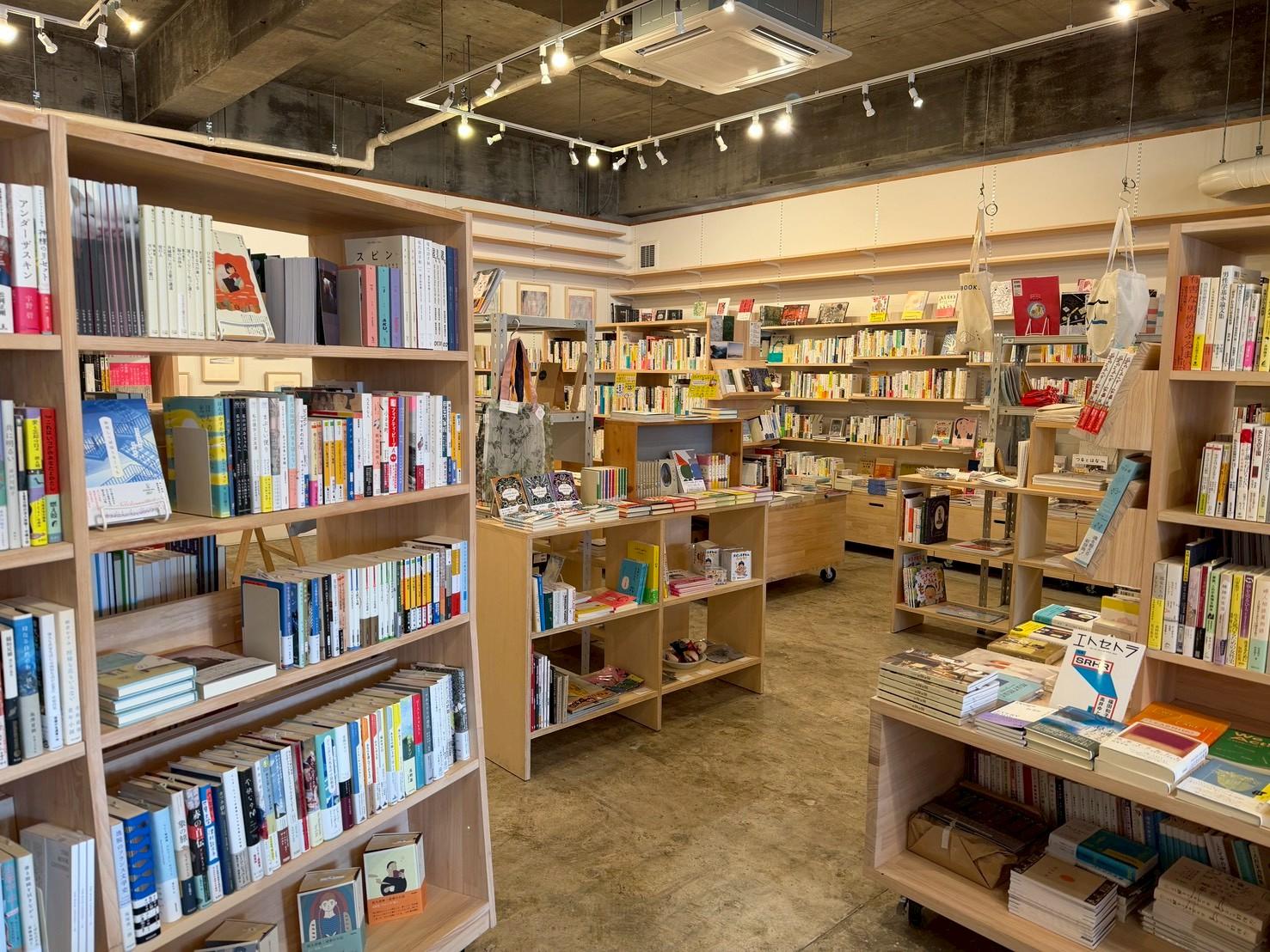 MINOU BOOKS 久留米｜暮らしの延長線にある、本と出会うための静かな場所-0