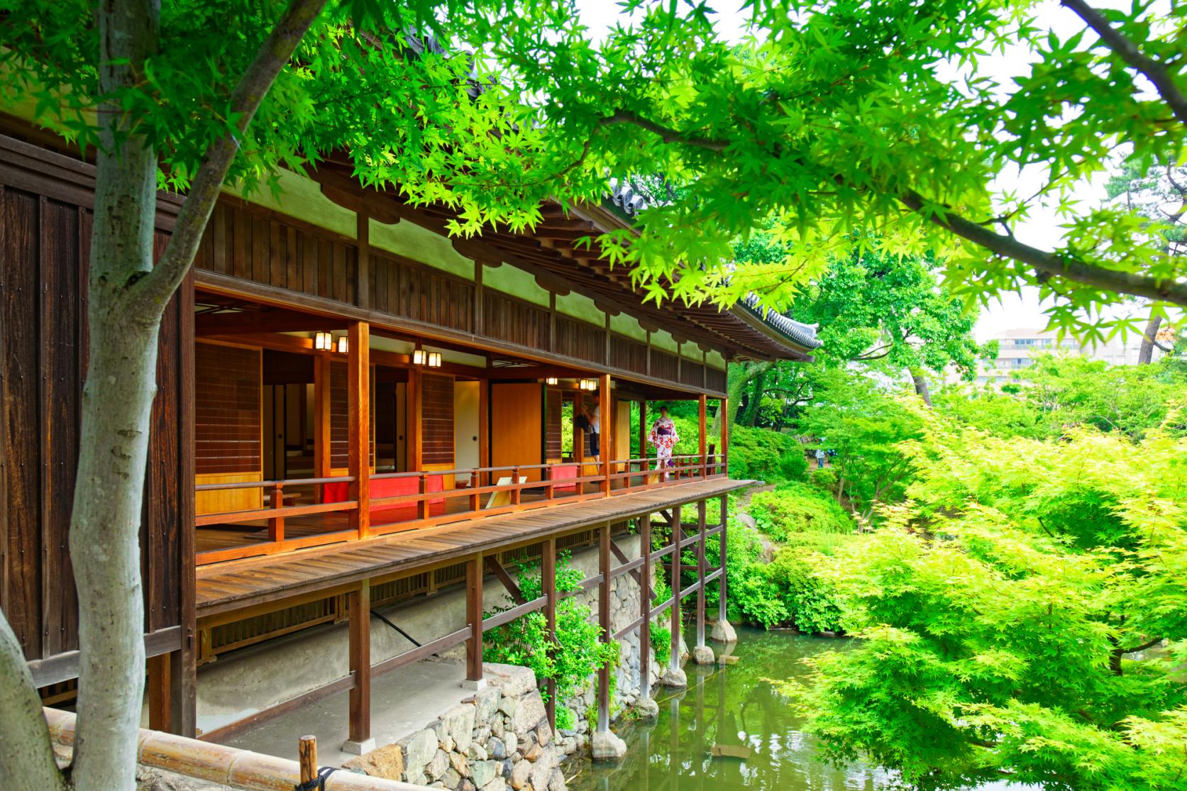 周辺観光：昼に藤を見たら皿倉山の夜景を。夜に藤を見る前には小倉城庭園へ-1