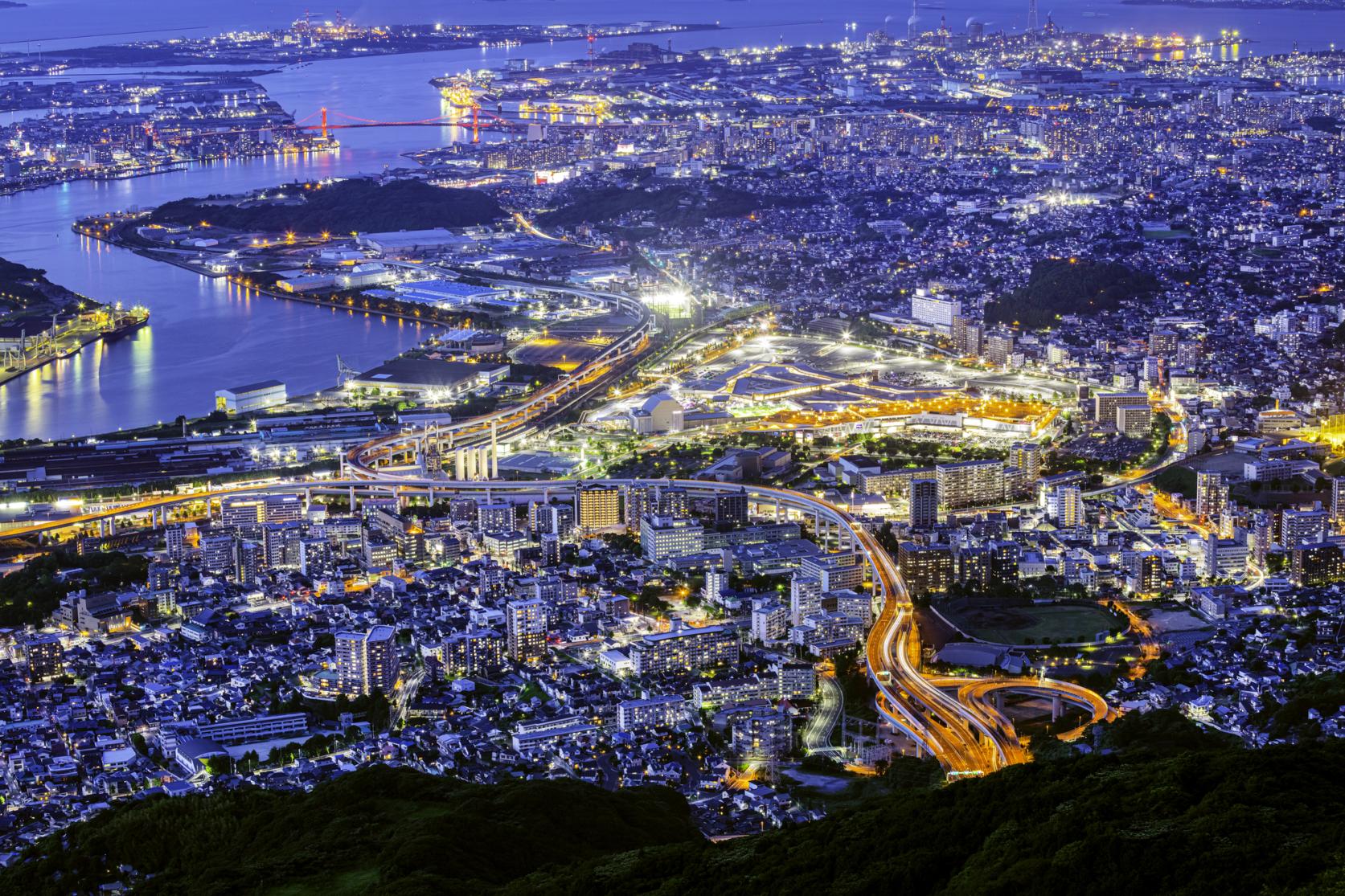 周辺観光：昼に藤を見たら皿倉山の夜景を。夜に藤を見る前には小倉城庭園へ-0