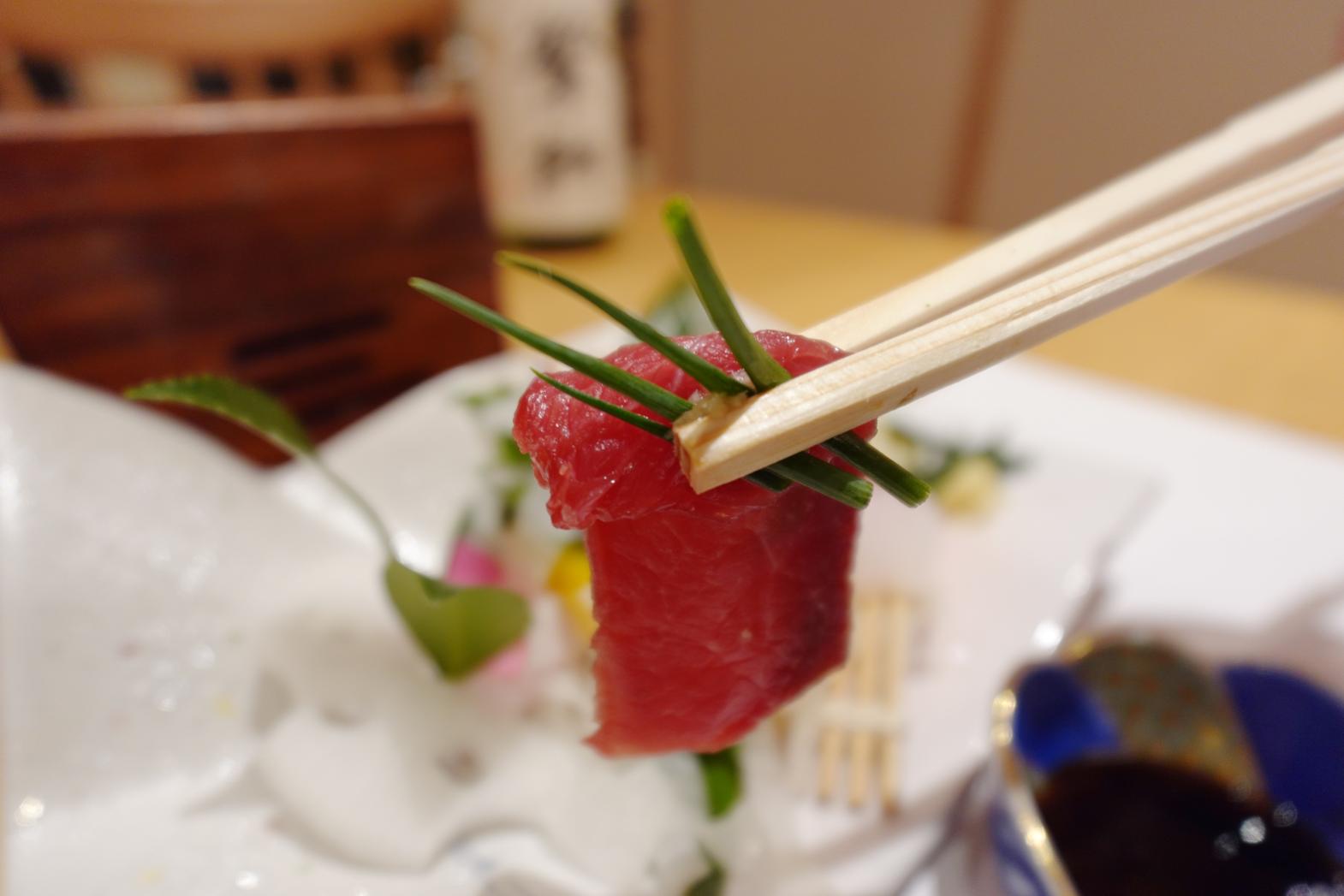 【お造り】海苔醤油にあわせる真紅の桜刺し-2