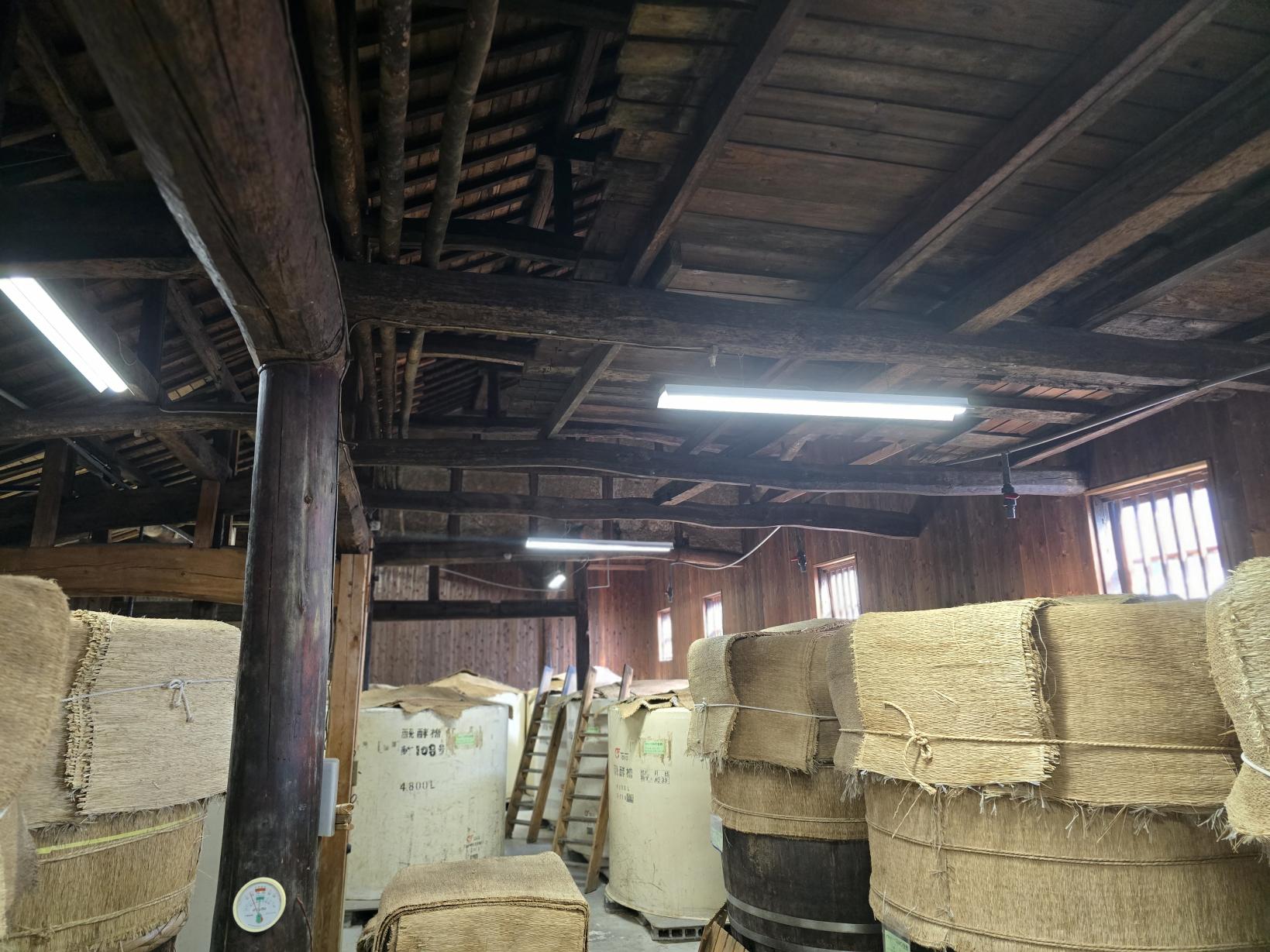 蔵の中に広がる、芳醇な「発酵の香り」-1