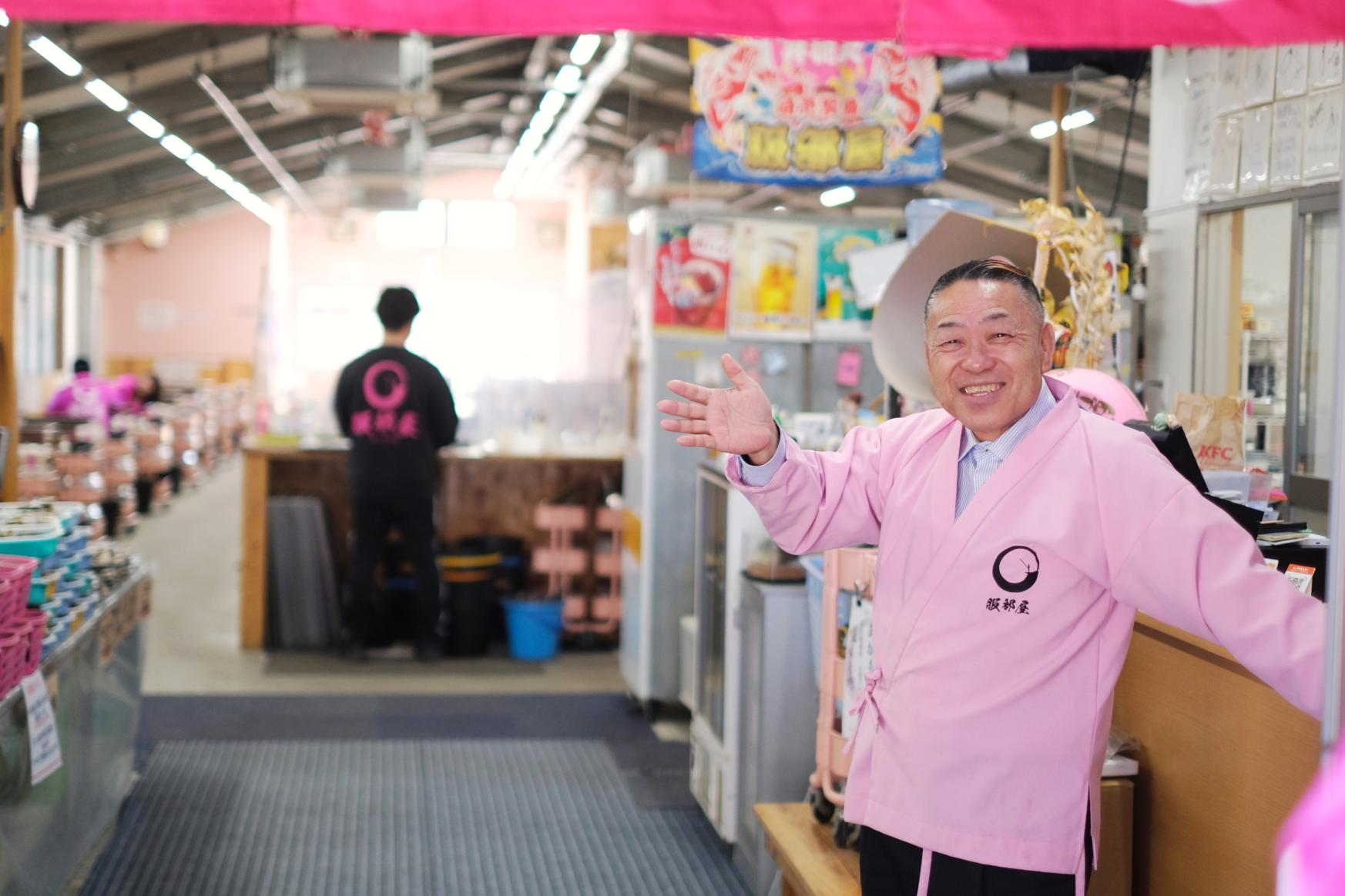 服部屋｜漁師のこだわりが詰まった、活きのいい牡蠣小屋-1