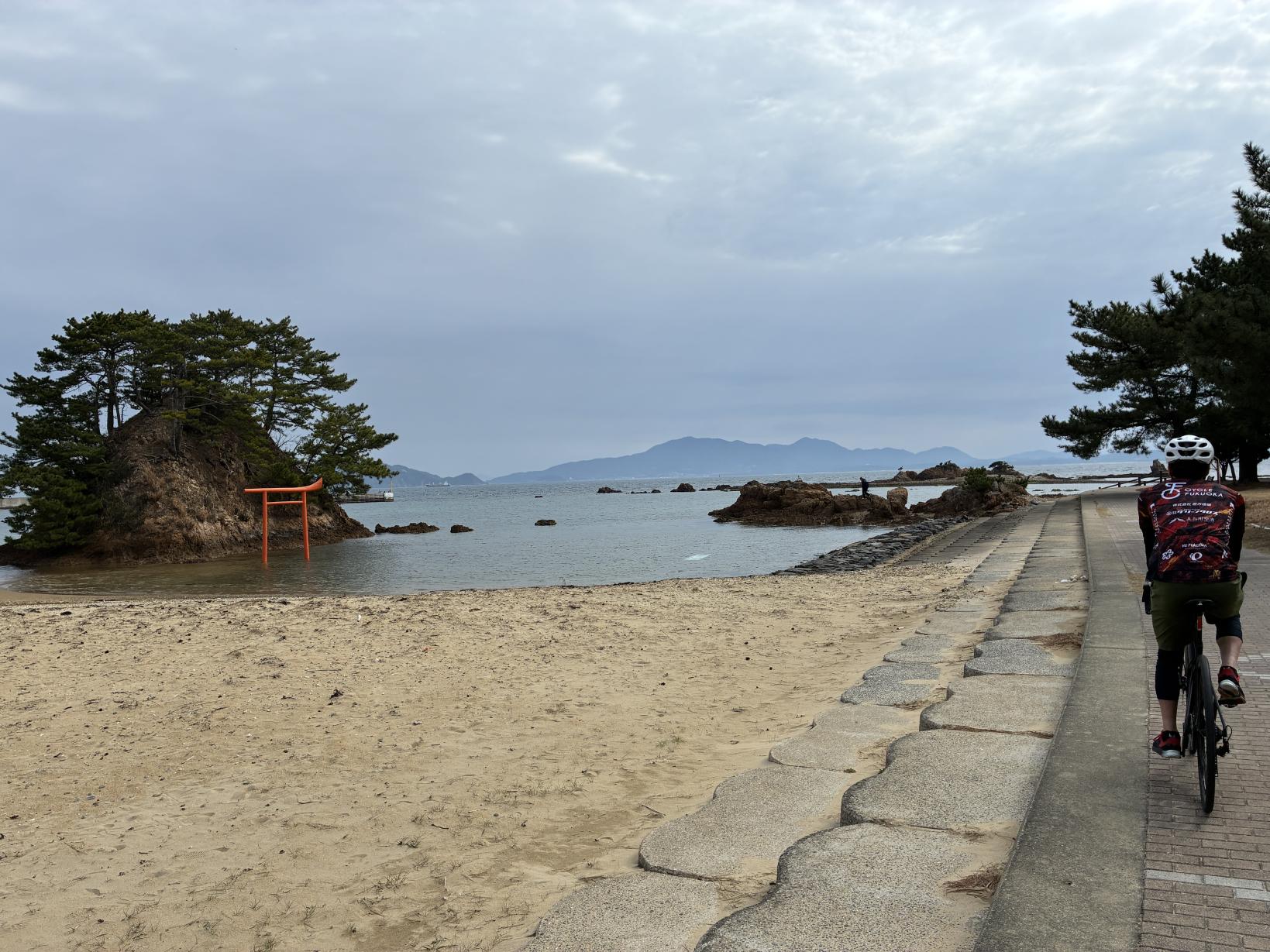 ④潮が引いたら現れる道！神秘的な「夢の小夜島」-1