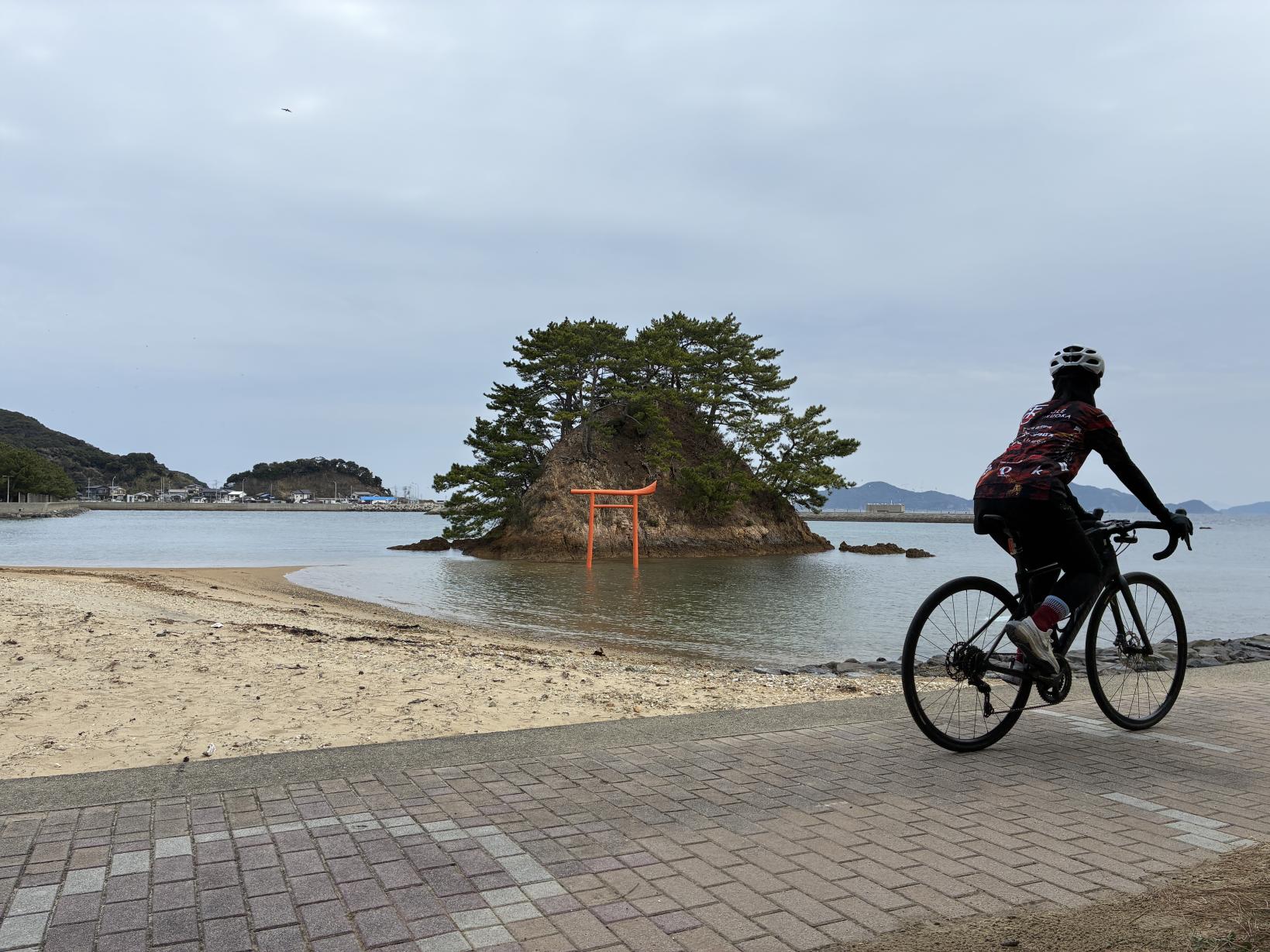④潮が引いたら現れる道！神秘的な「夢の小夜島」-0