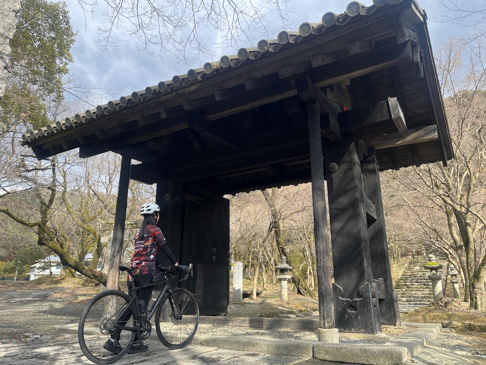 ⑥往時の面影が今も色濃く残る秋月の黒門-2