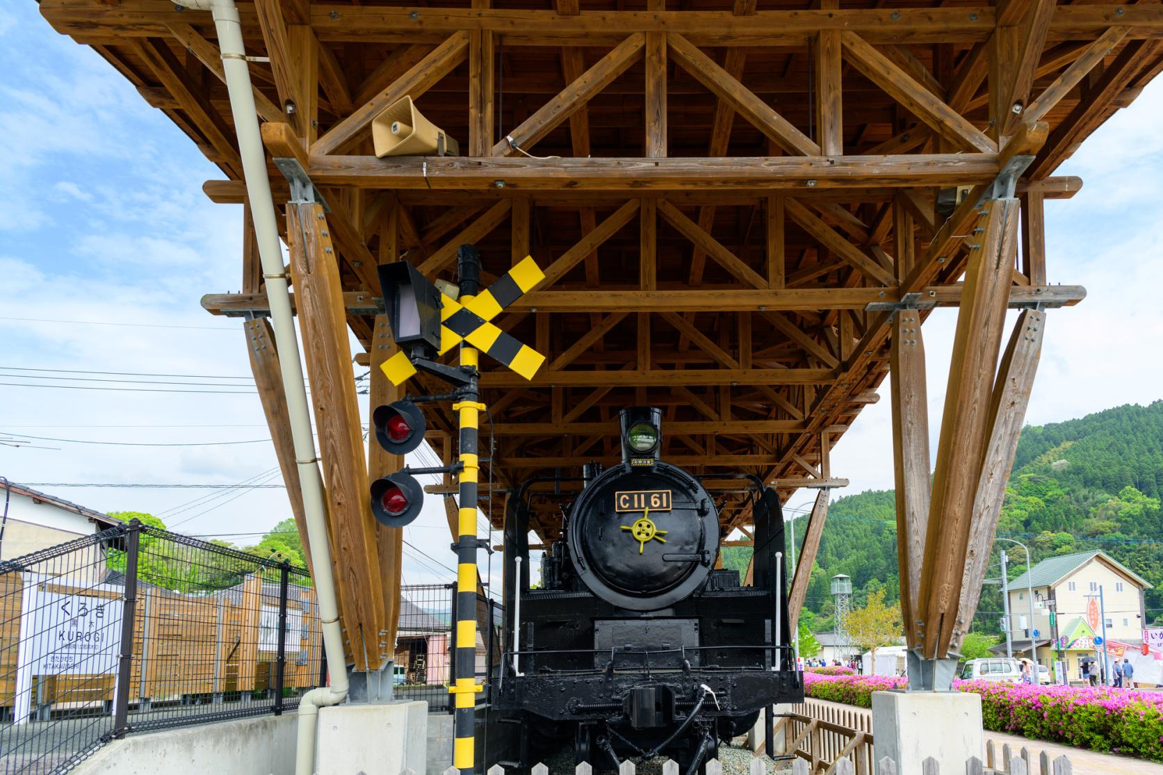 ④SL機関車が迎えてくれる国鉄矢部線黒木駅跡-0