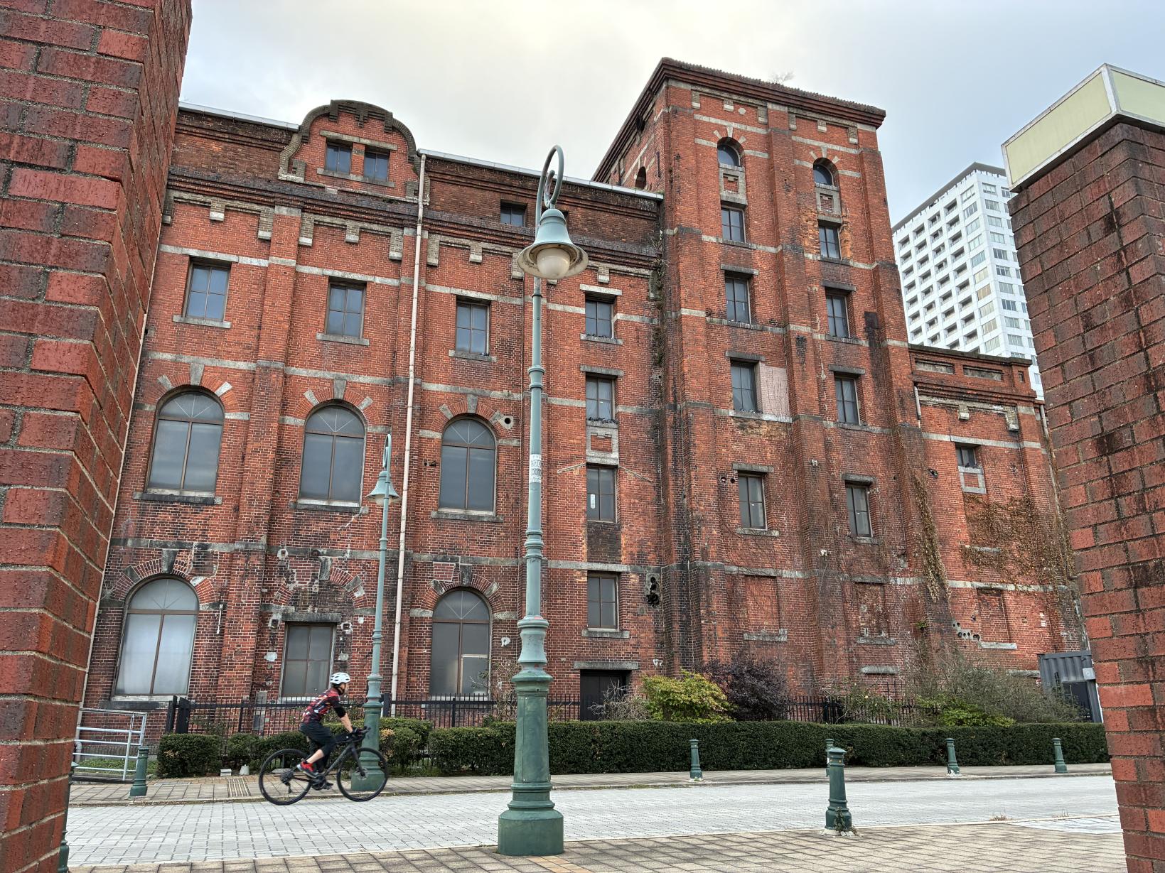 ④ゴールの前に立ち寄り。煉瓦造りの建物が並ぶ門司赤煉瓦プレイス-1