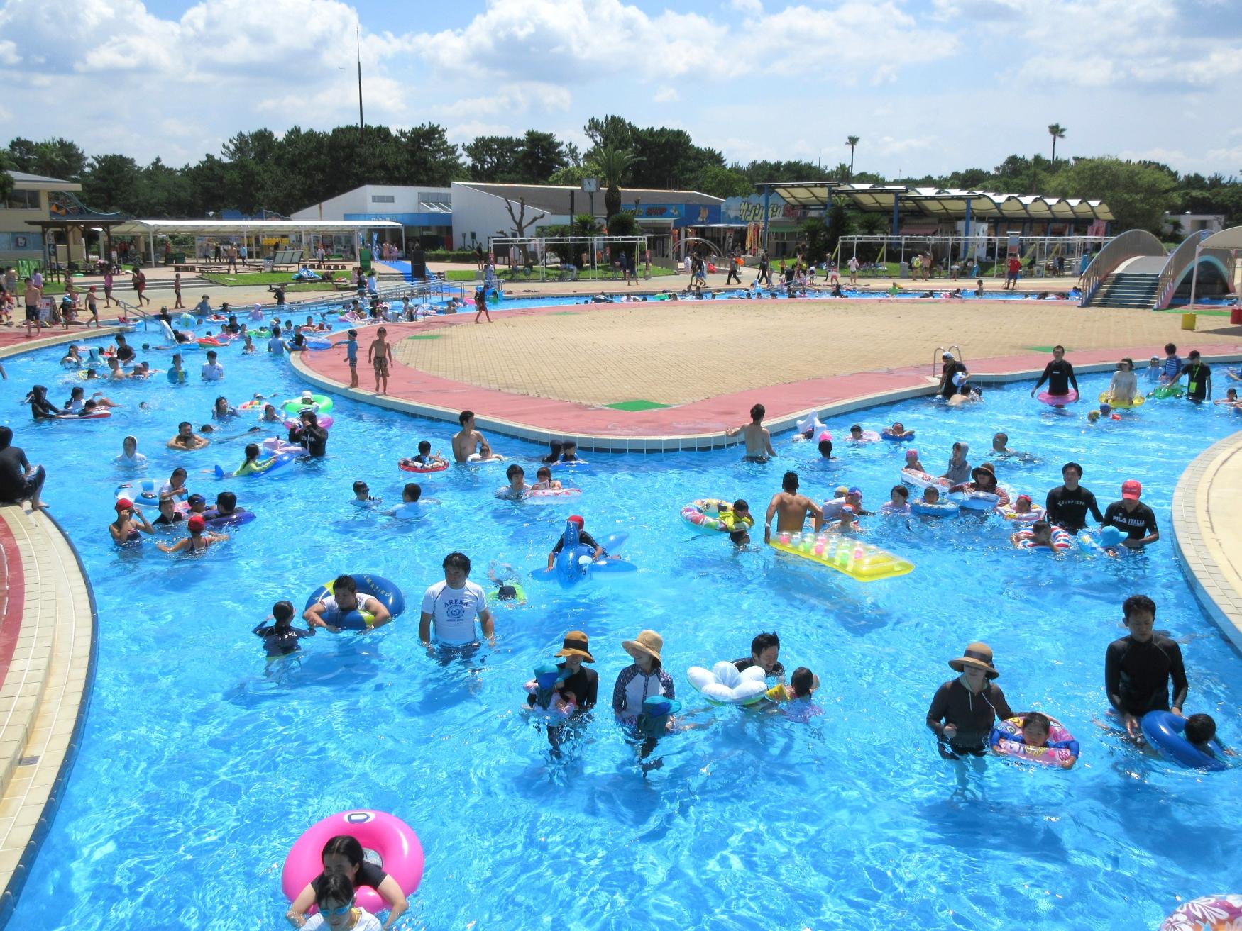西日本最大級！夏季限定のサンシャインプール-0