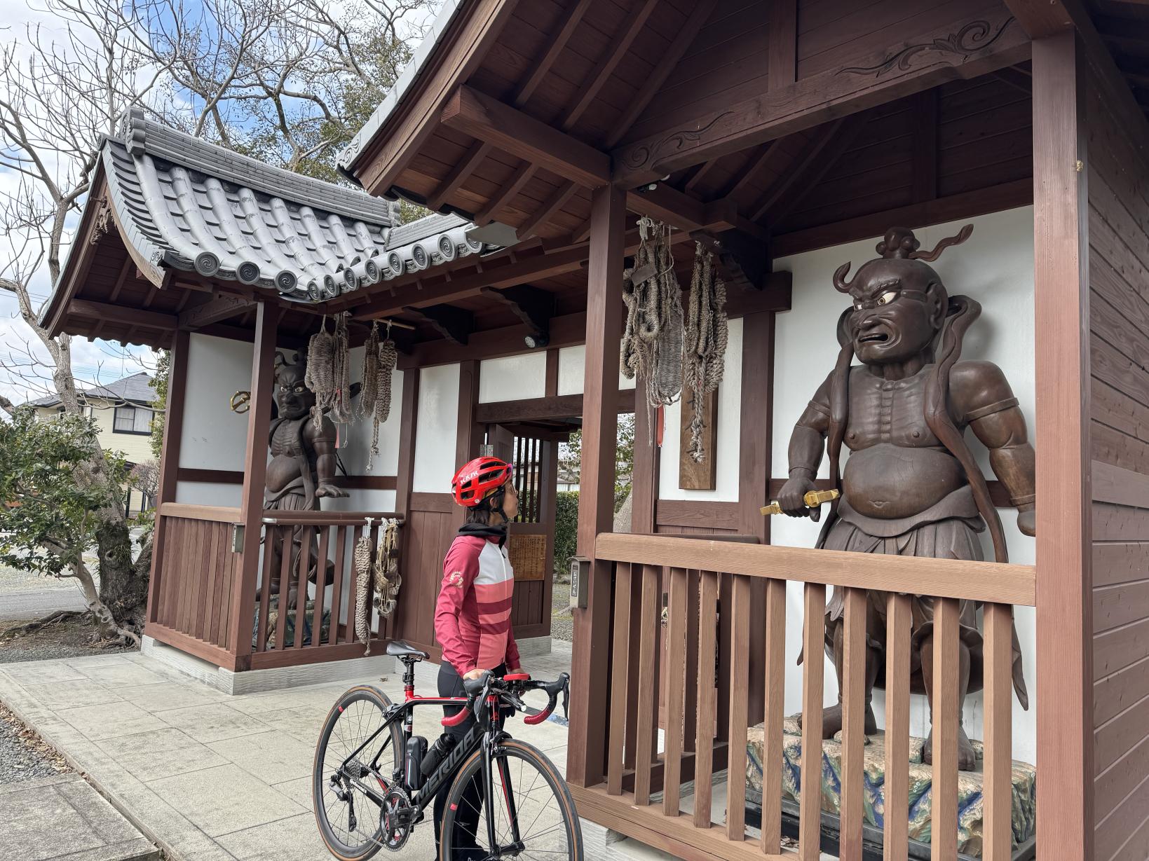 お堀の風景を眺めながら-3