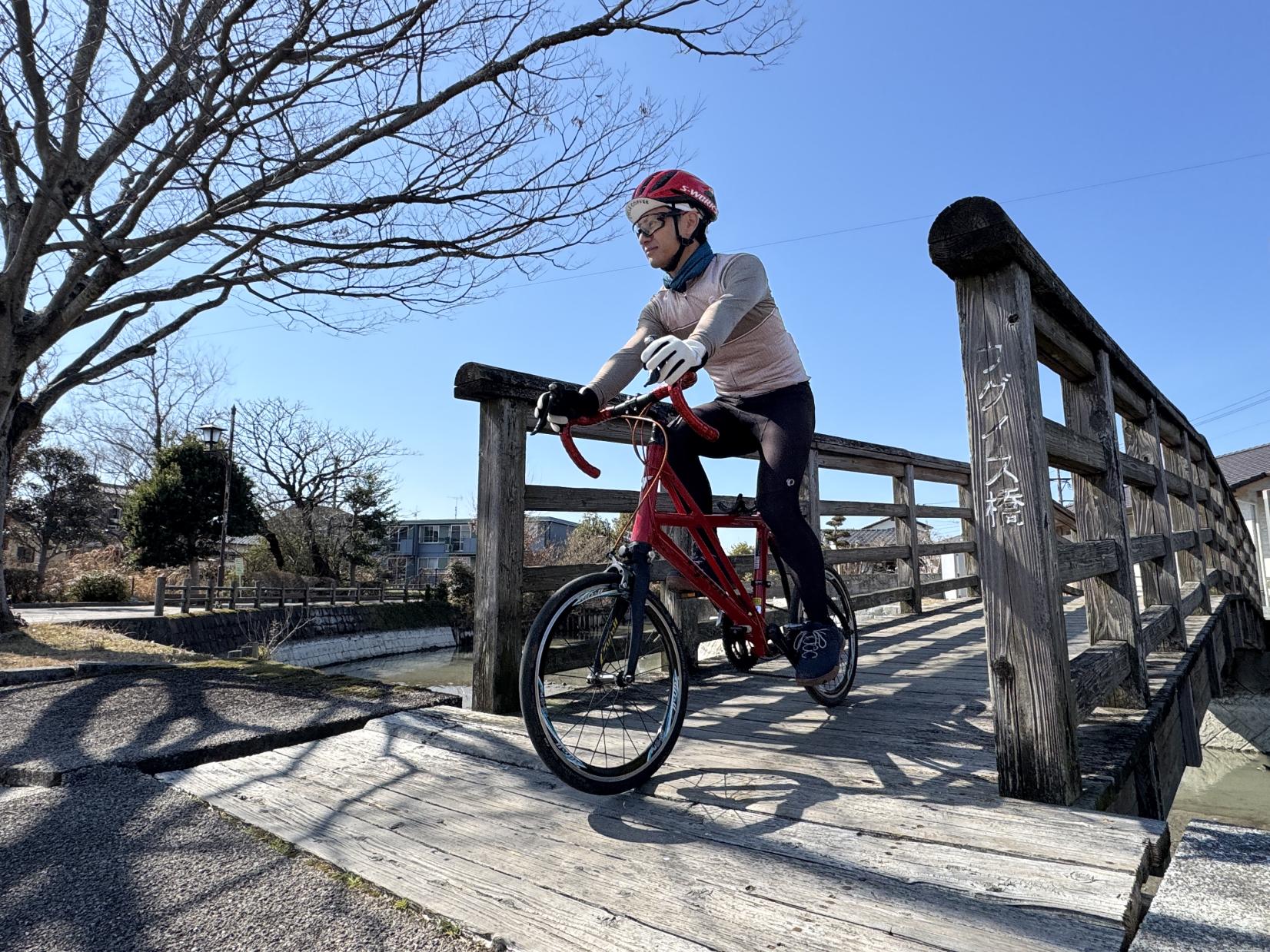 厳かな柳川の風情も堪能-0