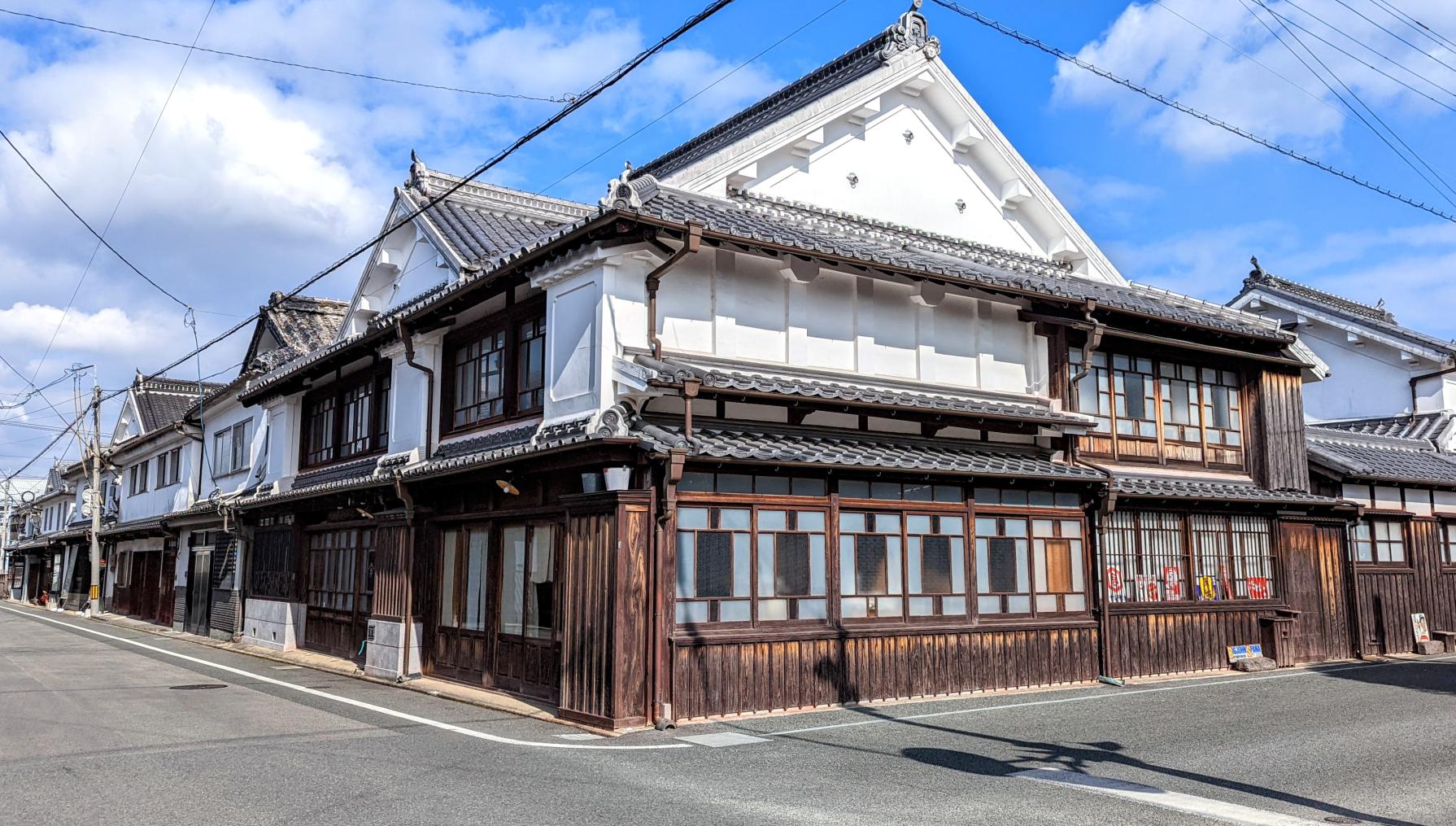八女・白壁の町並み-0