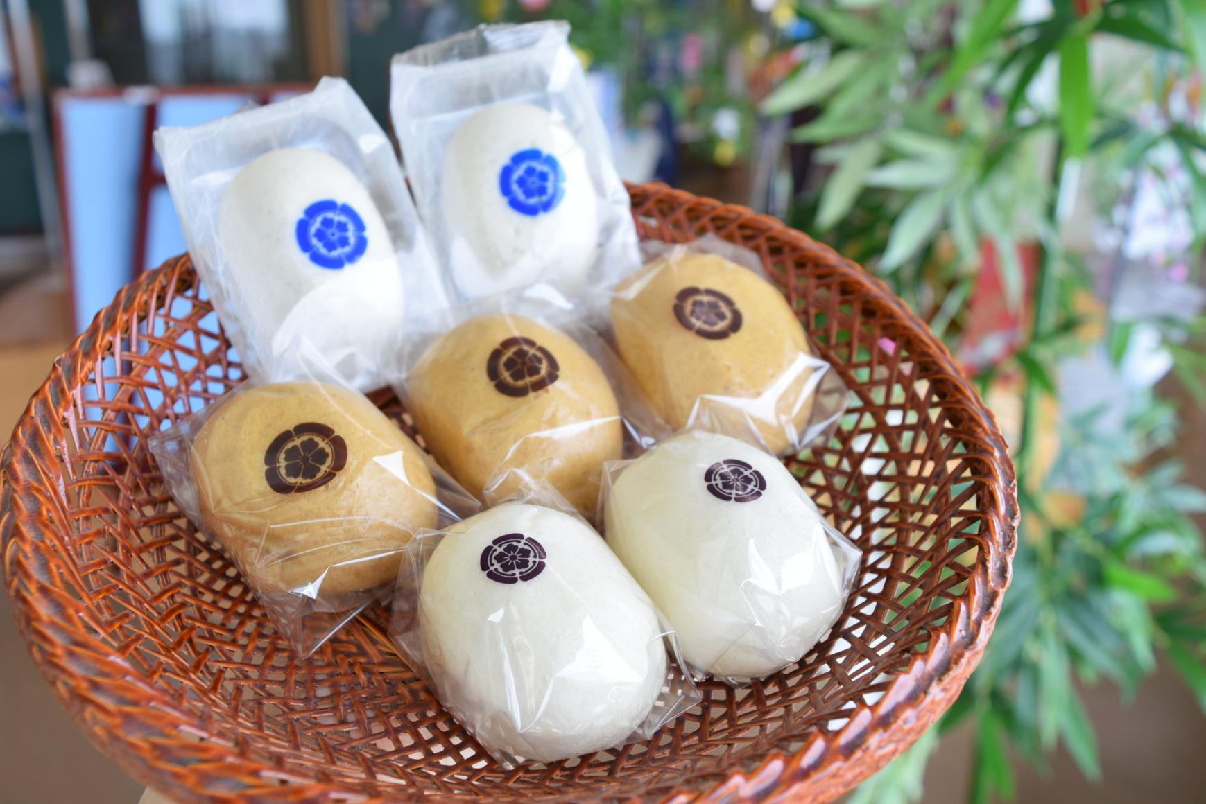山笠期間限定！縁起菓子「祇園饅頭」を食べ比べ-0