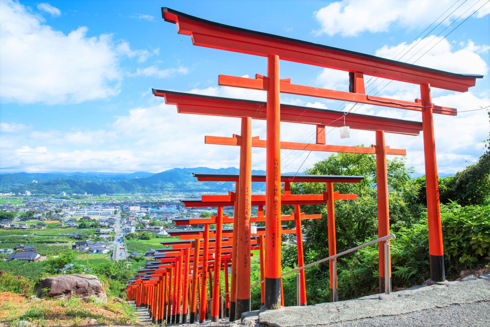 Wow Social Media with a Photo of Ukiha Inari Shrine’s 91 Torii Gates-0