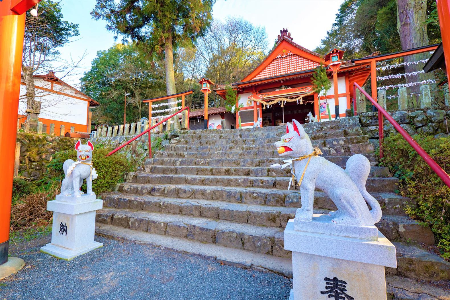 Wow Social Media with a Photo of Ukiha Inari Shrine’s 91 Torii Gates-1