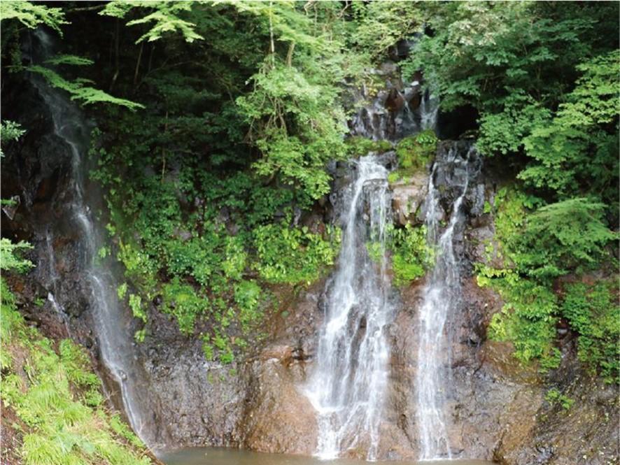 水量の増す、雨後がおすすめ！鬼の雁木（がんぎ）の滝-0