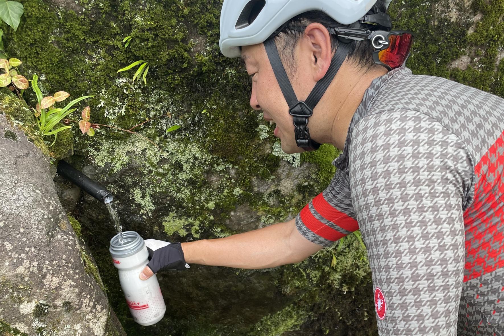 クセがなくまろやかな岩屋湧水-0