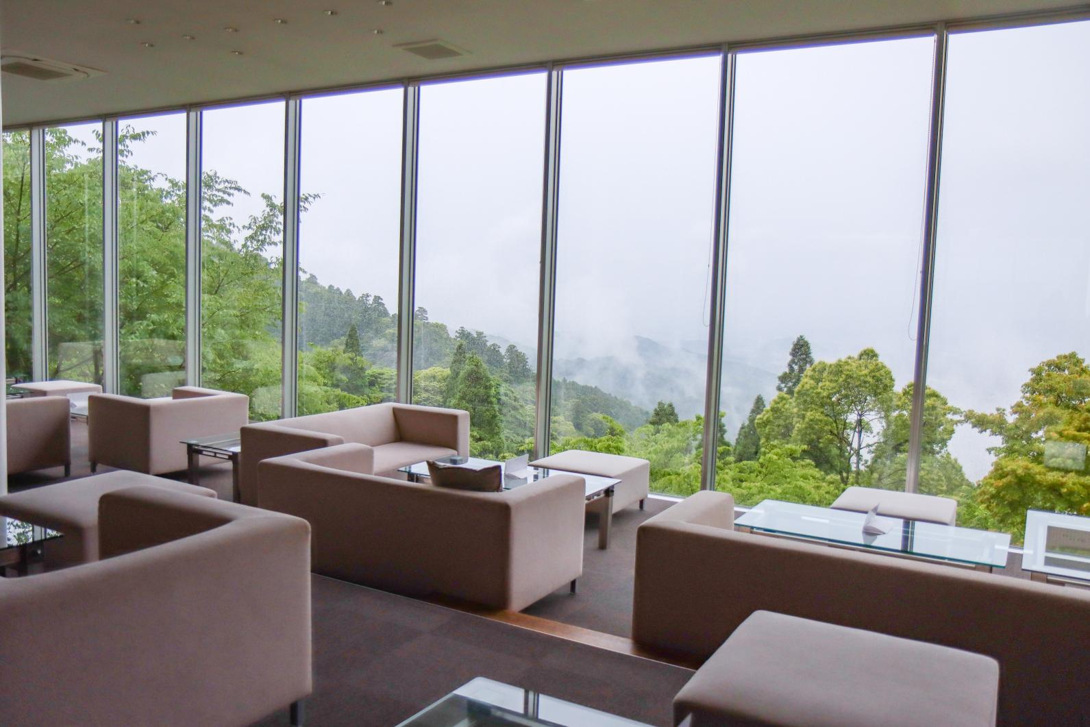 산에서 후쿠오카를 바라볼 수 있는 전망 좋은 카페 '다방 와라비노'-0
