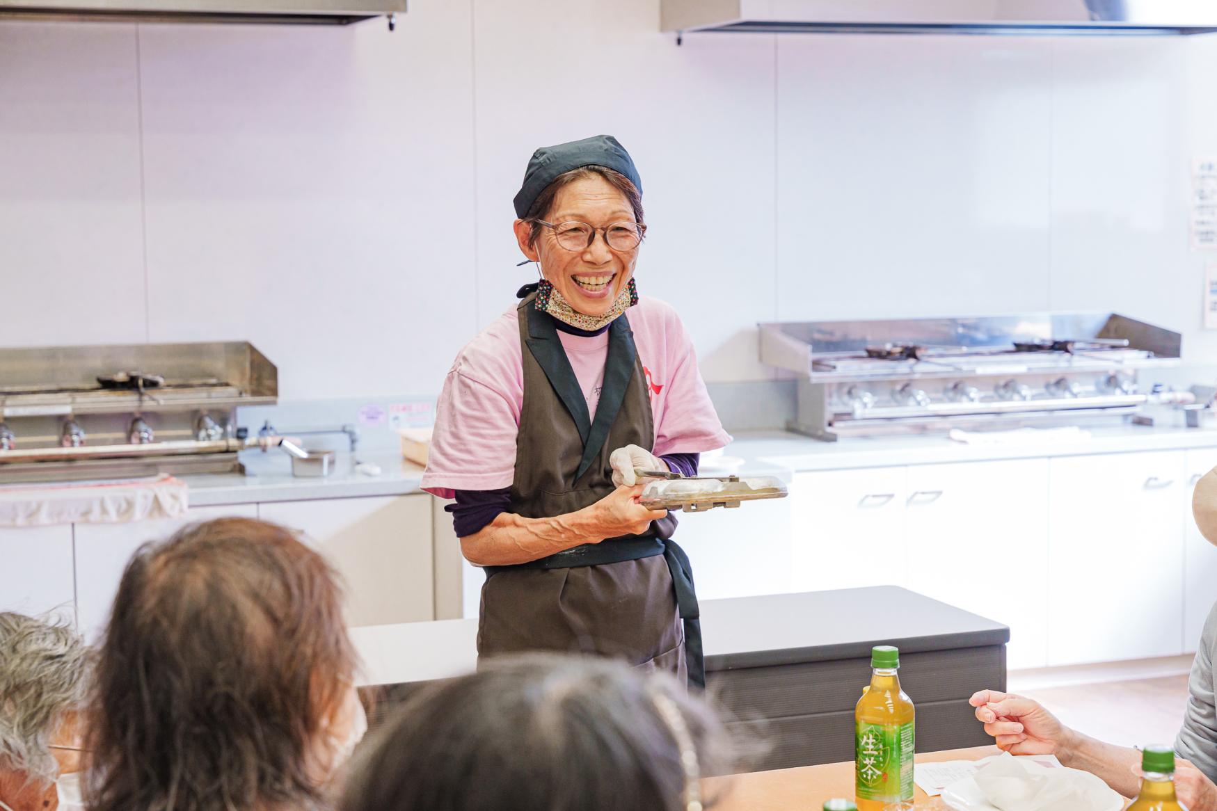 伝統の焼き板を使って手作りできちゃう！【梅ヶ枝餅焼き体験】-2