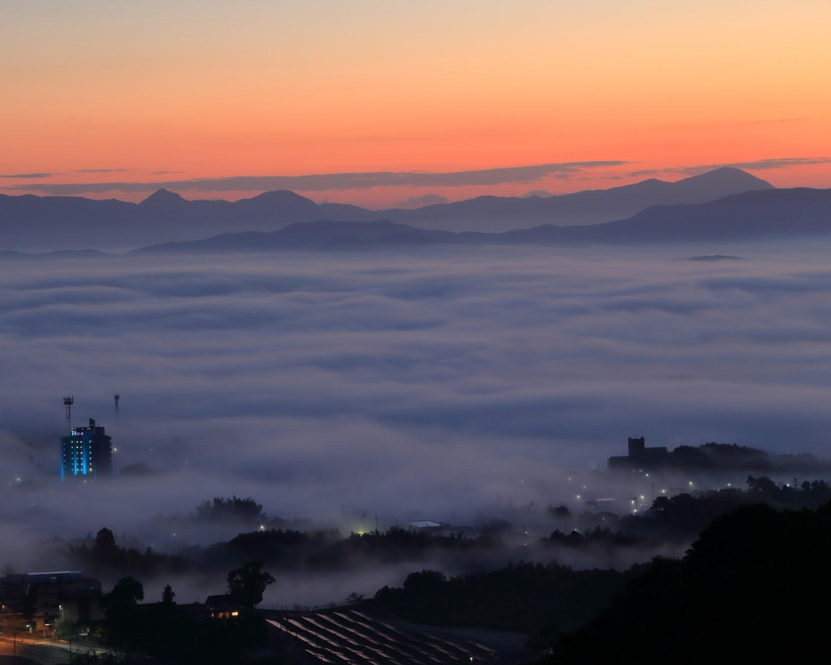 幻想的な景色が広がる！八木山の雲海-1