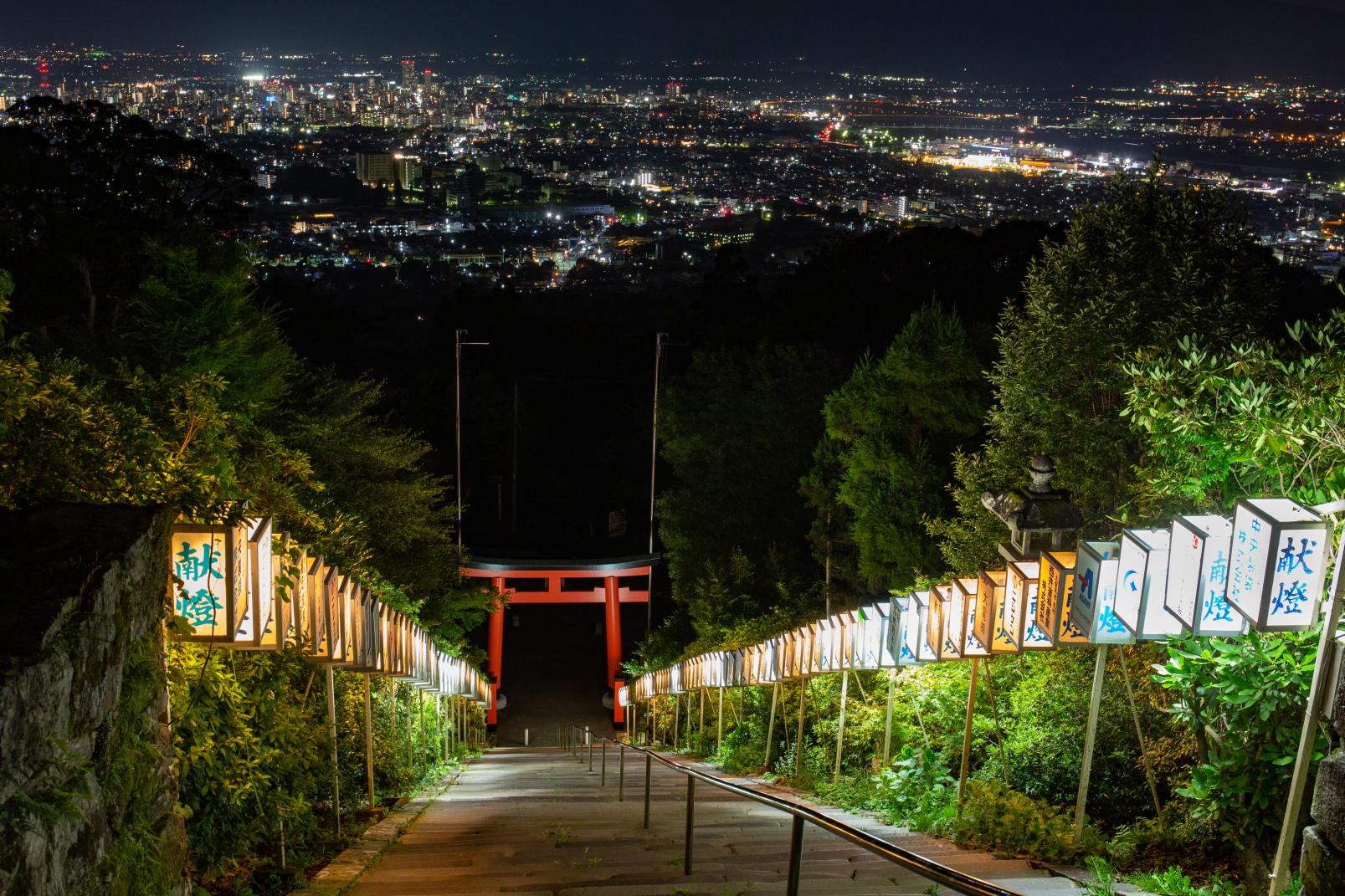 展望台から見える夜景のパノラマ【高良大社（こうらたいしゃ）】-2