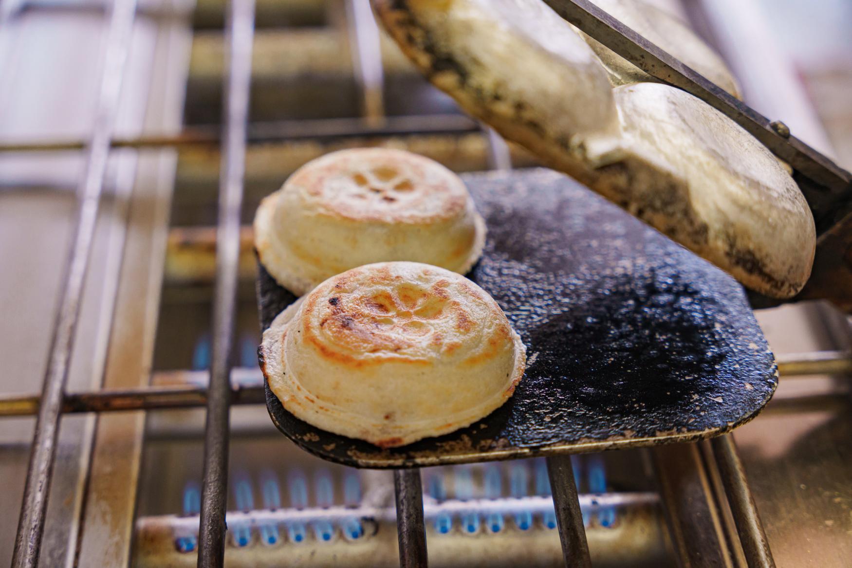 [Dazaifu Tenmangu Shrine] We recommend a Sando Sanpo and the Umegae Mochi workshop!-1