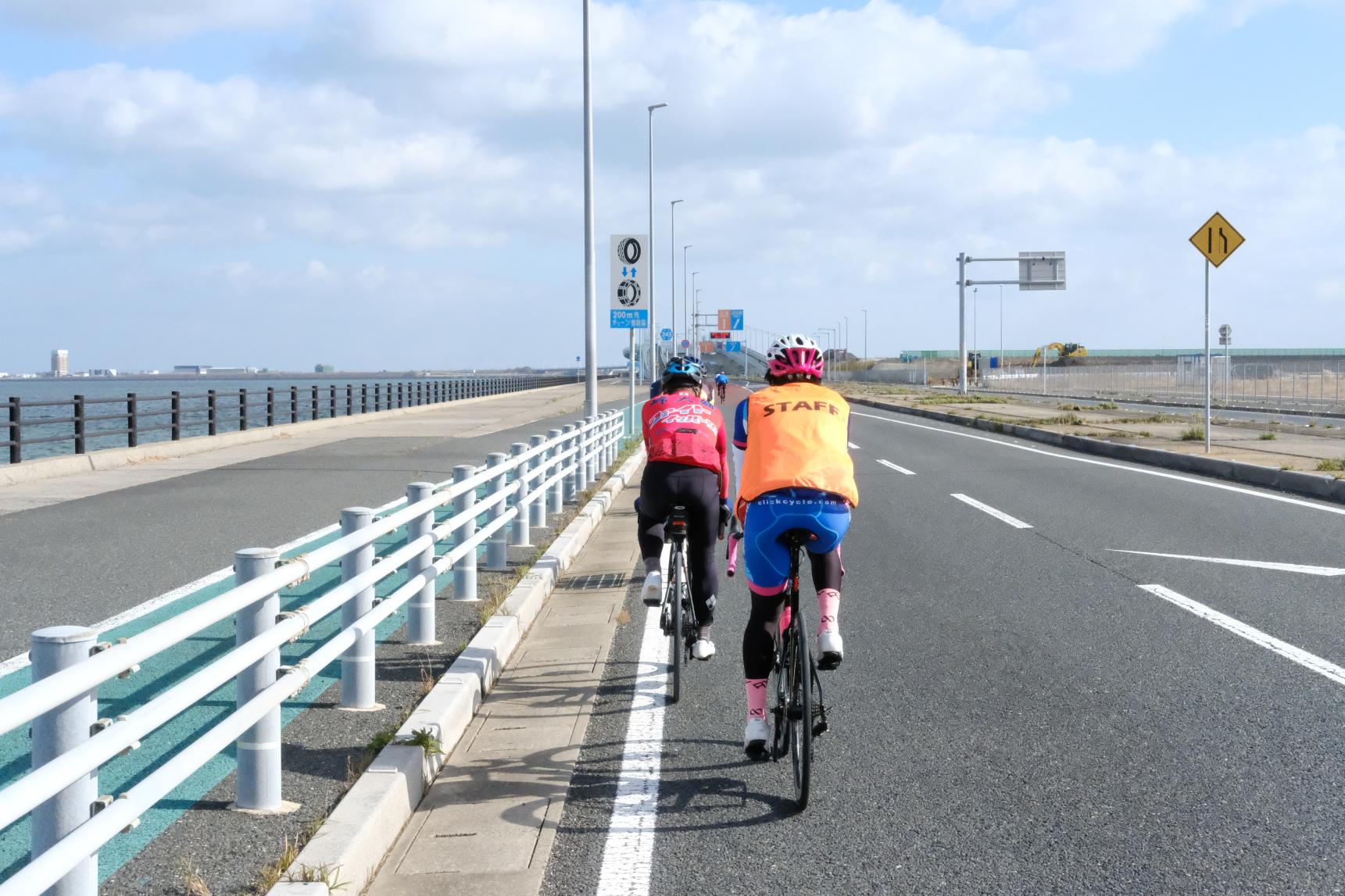 圧巻の北九州空港連絡橋！-1