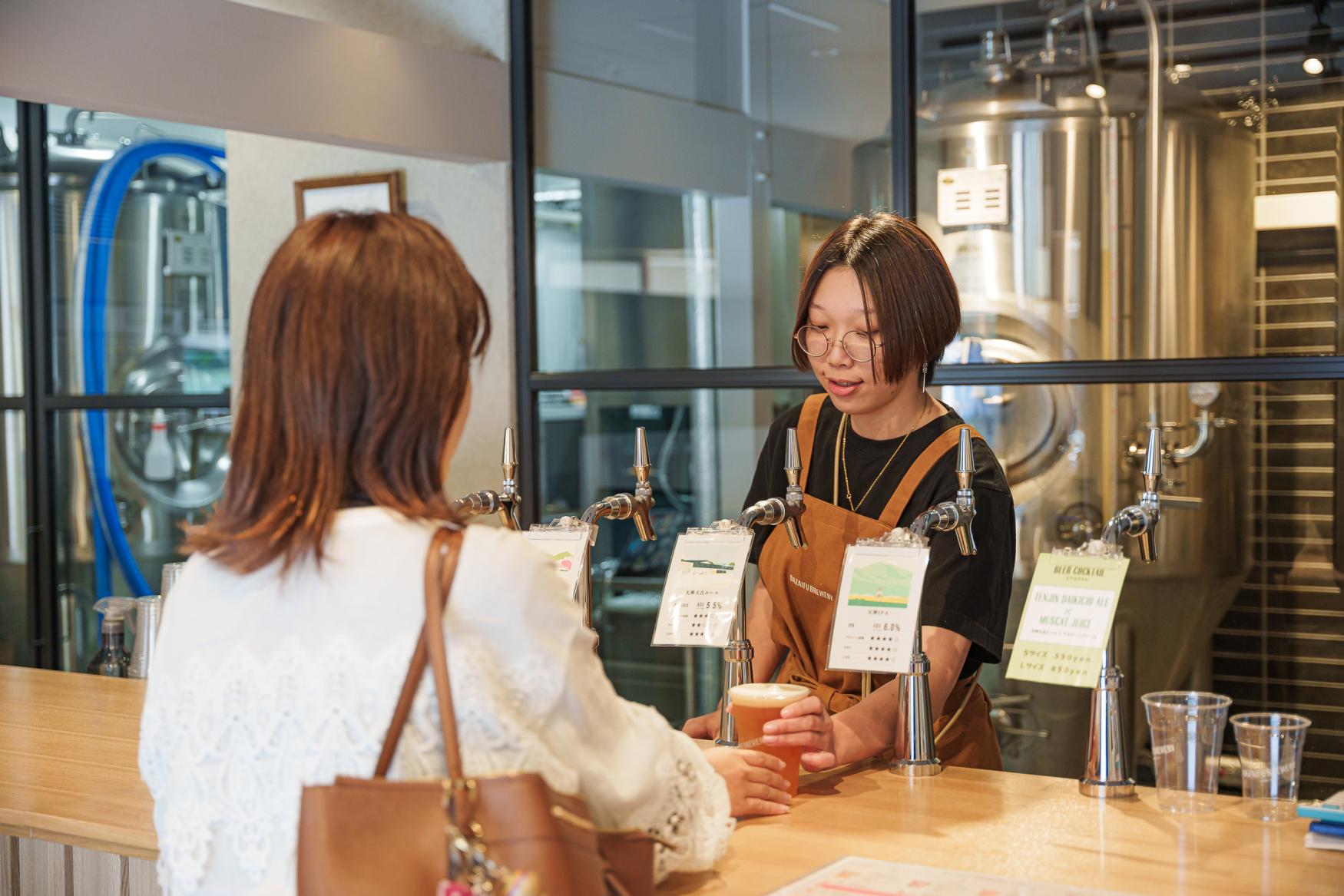 出来たての味は格別！ご当地ビールやおつまみもどうぞ-2