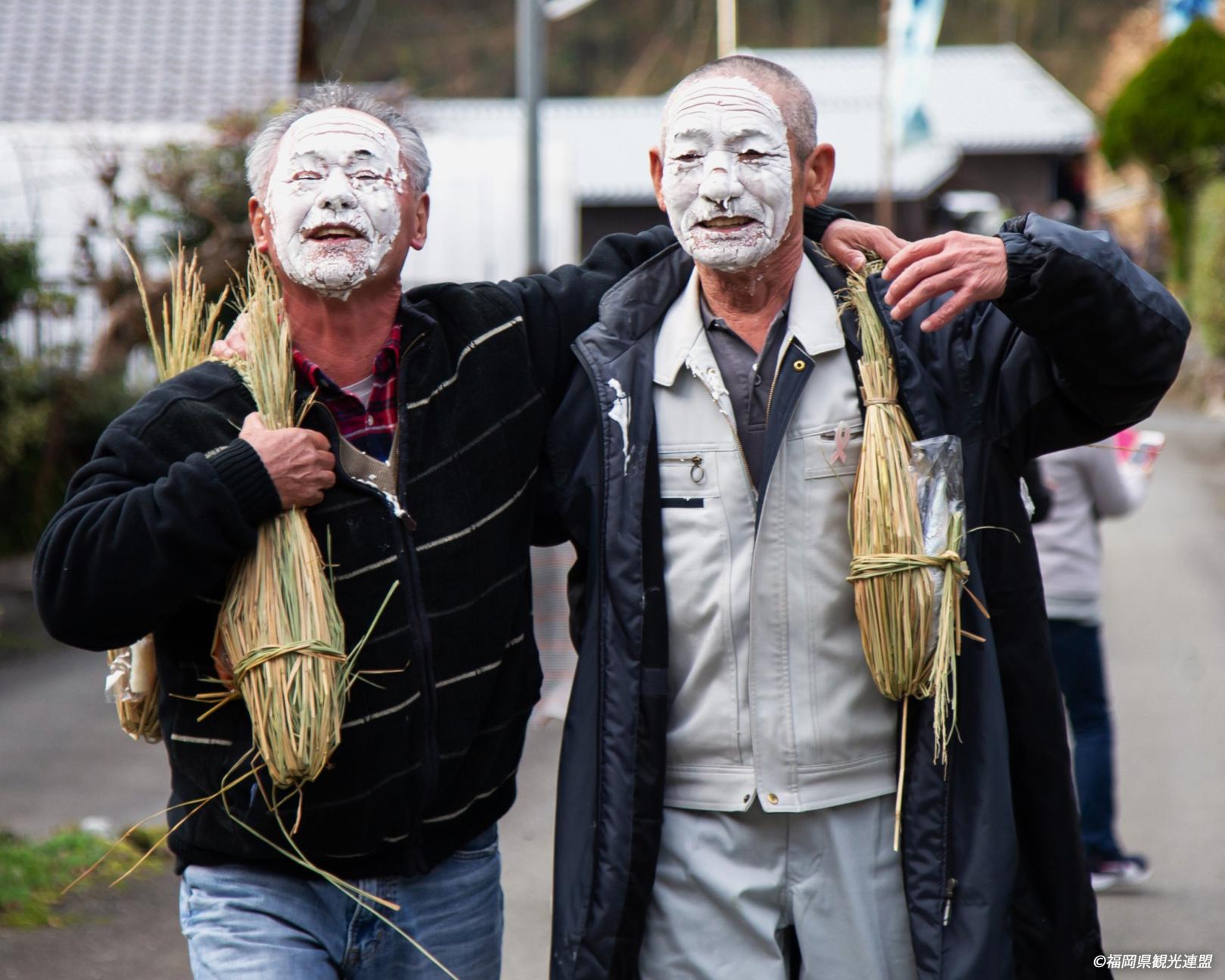 顔が真っ白!?豊作を願うおしろい祭り-0