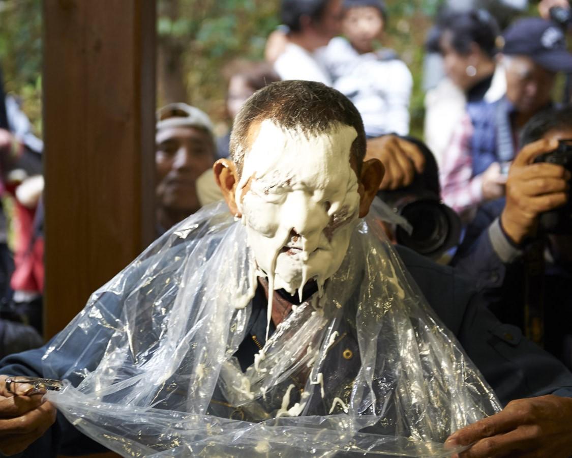 顔が真っ白!?豊作を願うおしろい祭り-1