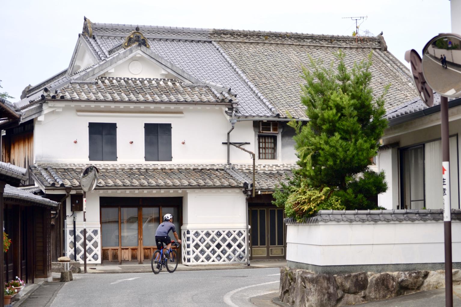 宿場町の風情を満喫！「筑後吉井白壁の町並み」-0