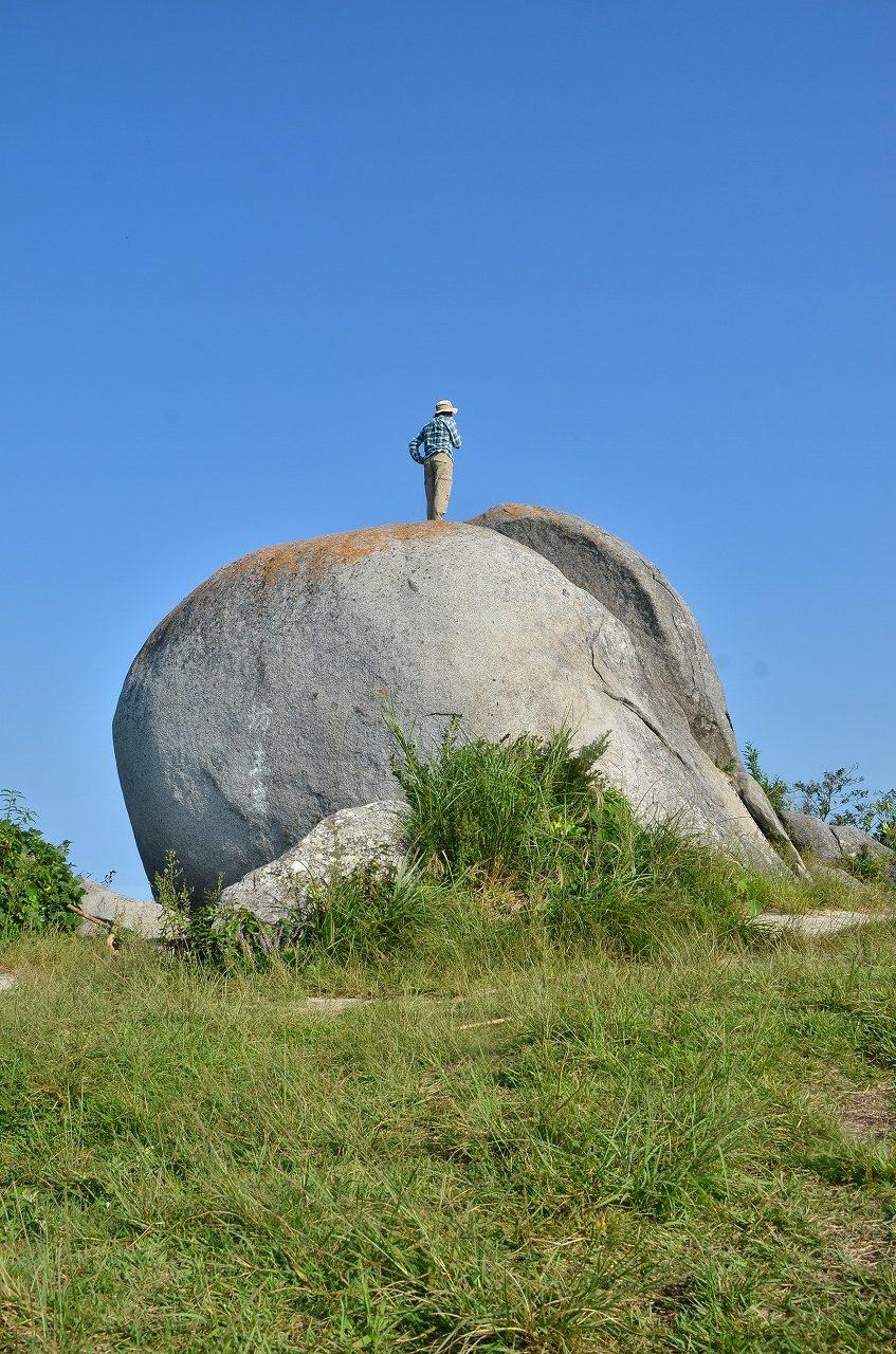 Trek to see the amazing scenery at the Bozuiwa rock on Mt. Jubo-0