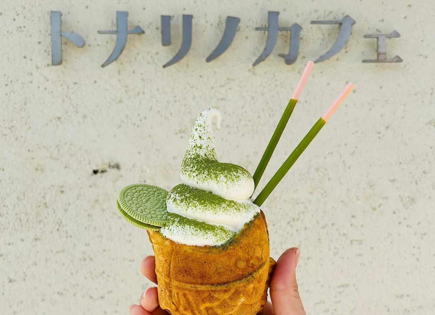 Enjoy legendary Taiyaki ice cream for a snack at the Tonarino Cafe-0