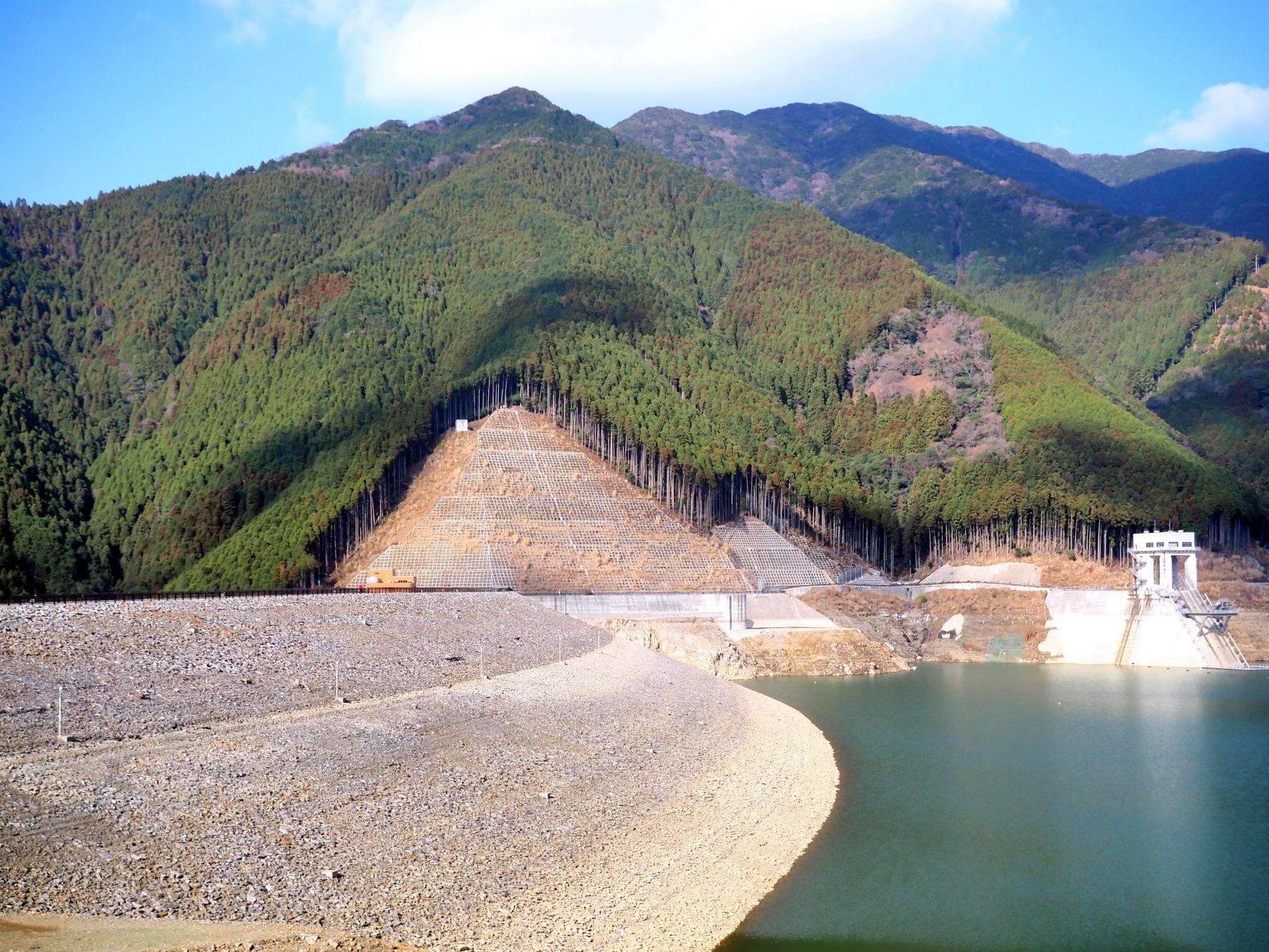 令和生まれの小石原川ダム-0