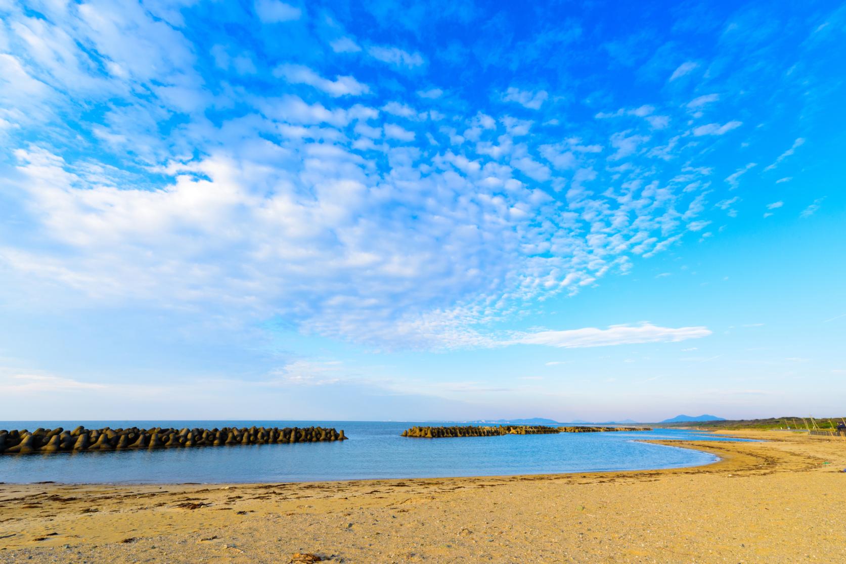 大人気のビーチ「波津海水浴場」-0