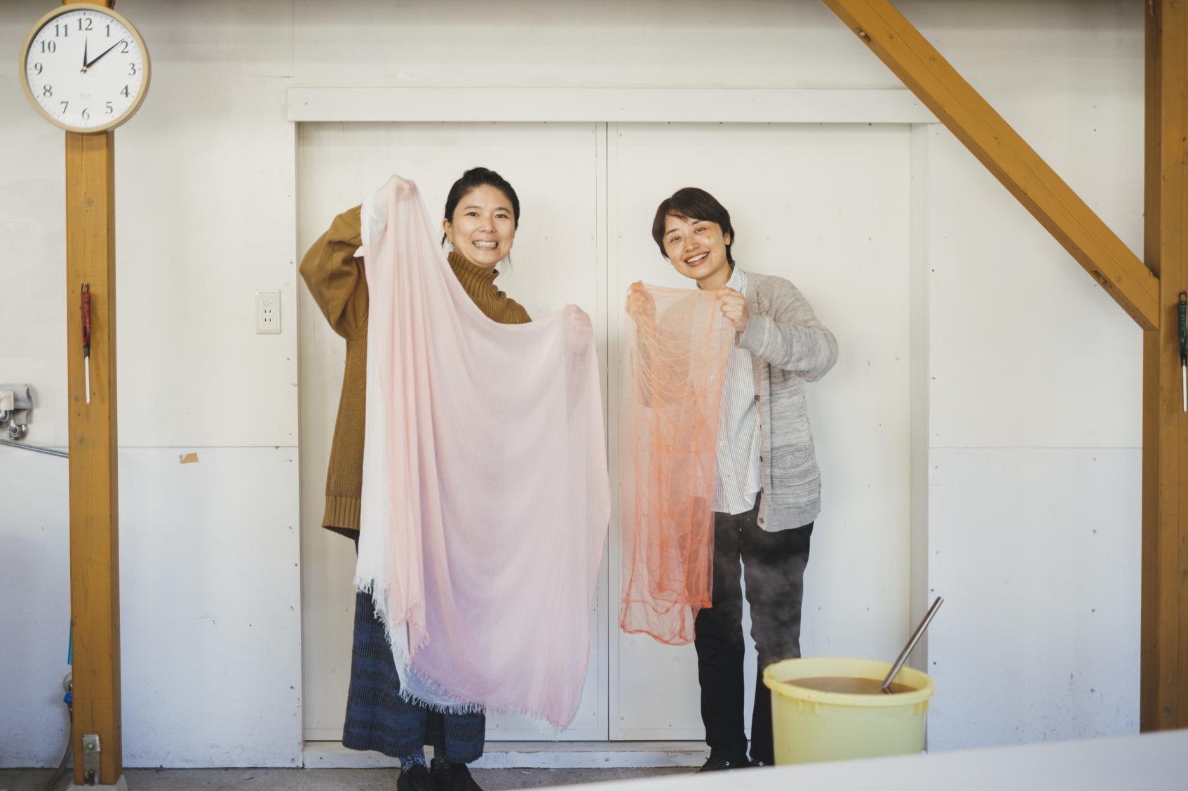 「工房夢細工」で草木染め体験-2