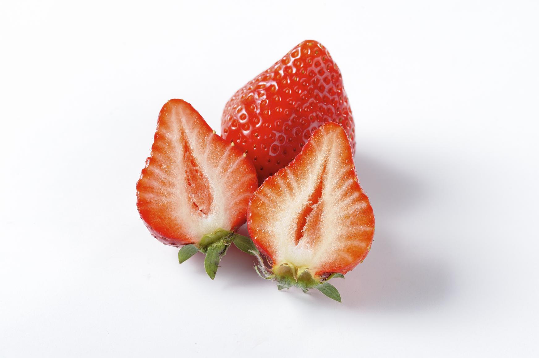 Confections made with the Amaou brand strawberries of Fukuoka-1