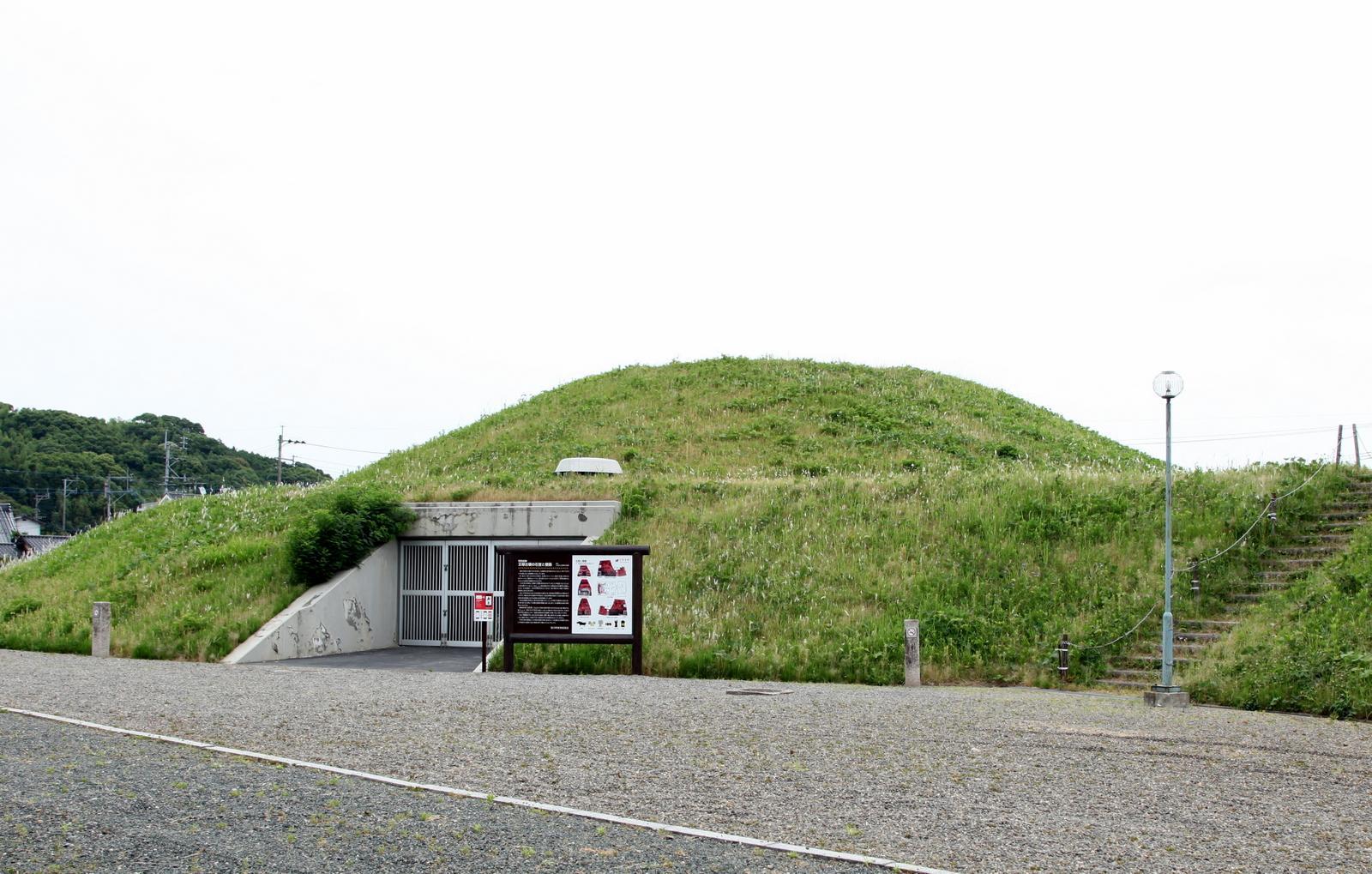 ＜桂川町での楽しみ方①＞歴史と古代アートが楽しめる！王塚古墳と王塚装飾古墳館-1